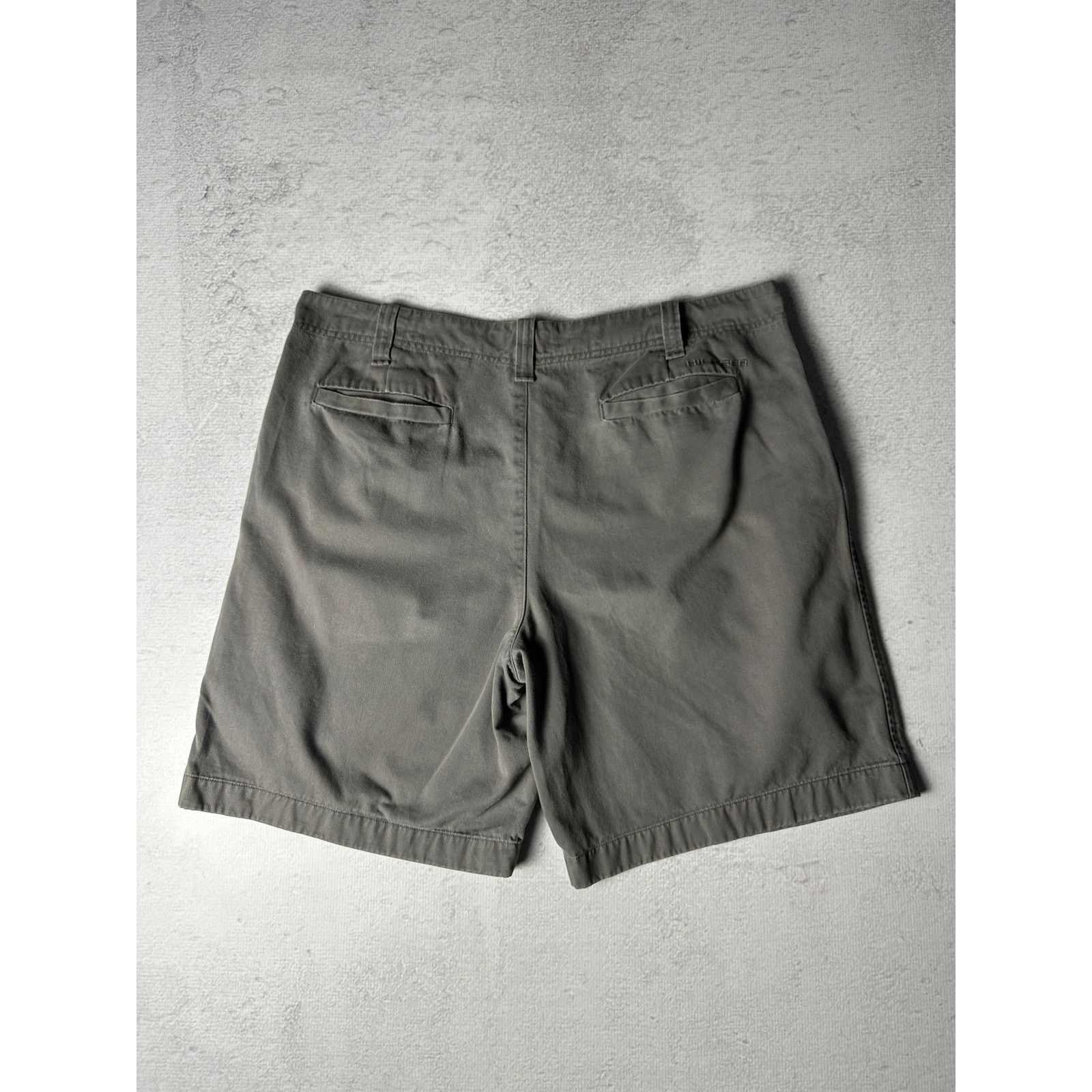 Tommy Hilfiger Vintage Tommy Hilfiger Chino Shorts For Men - 40 Size Size US 40 / EU 56 - 2 Thumbnail