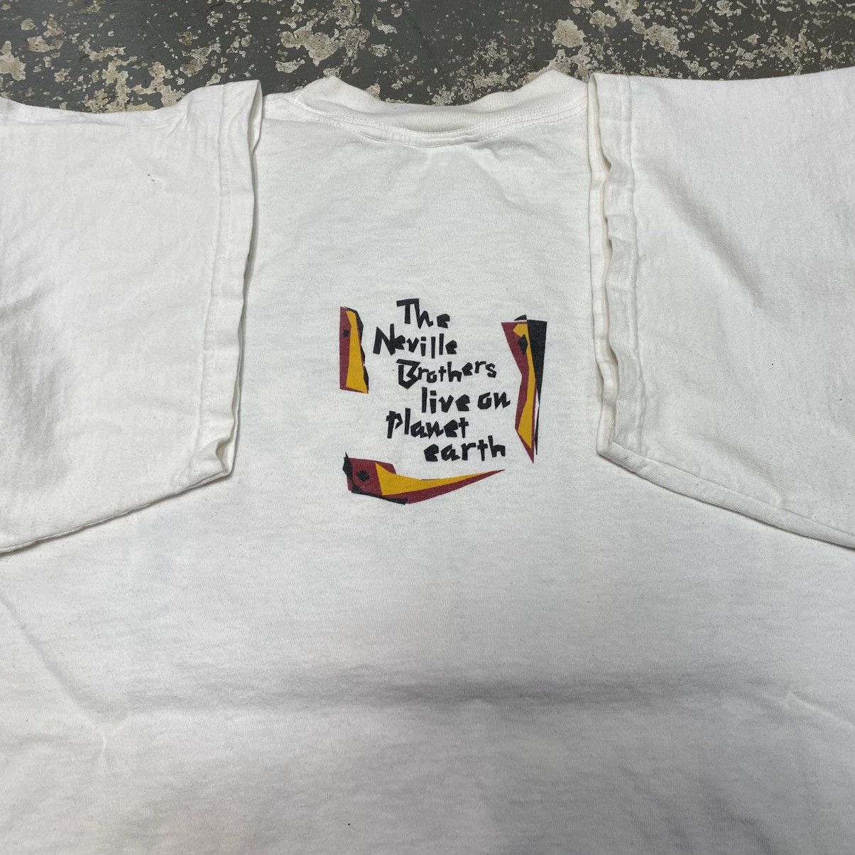 Band Tees × Vintage Vintage The Neville Brothers Live On Planet Earth Tshirt Size US XL / EU 56 / 4 - 7 Thumbnail