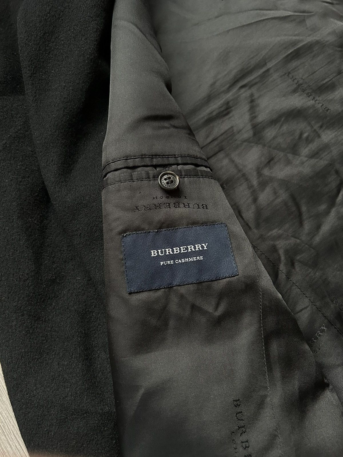 Burberry × Vintage Coat Burberry Cashmere 🔘 Vintage 🔘 Casual, OldMoney 🔘 Size US L / EU 52-54 / 3 - 6 Thumbnail