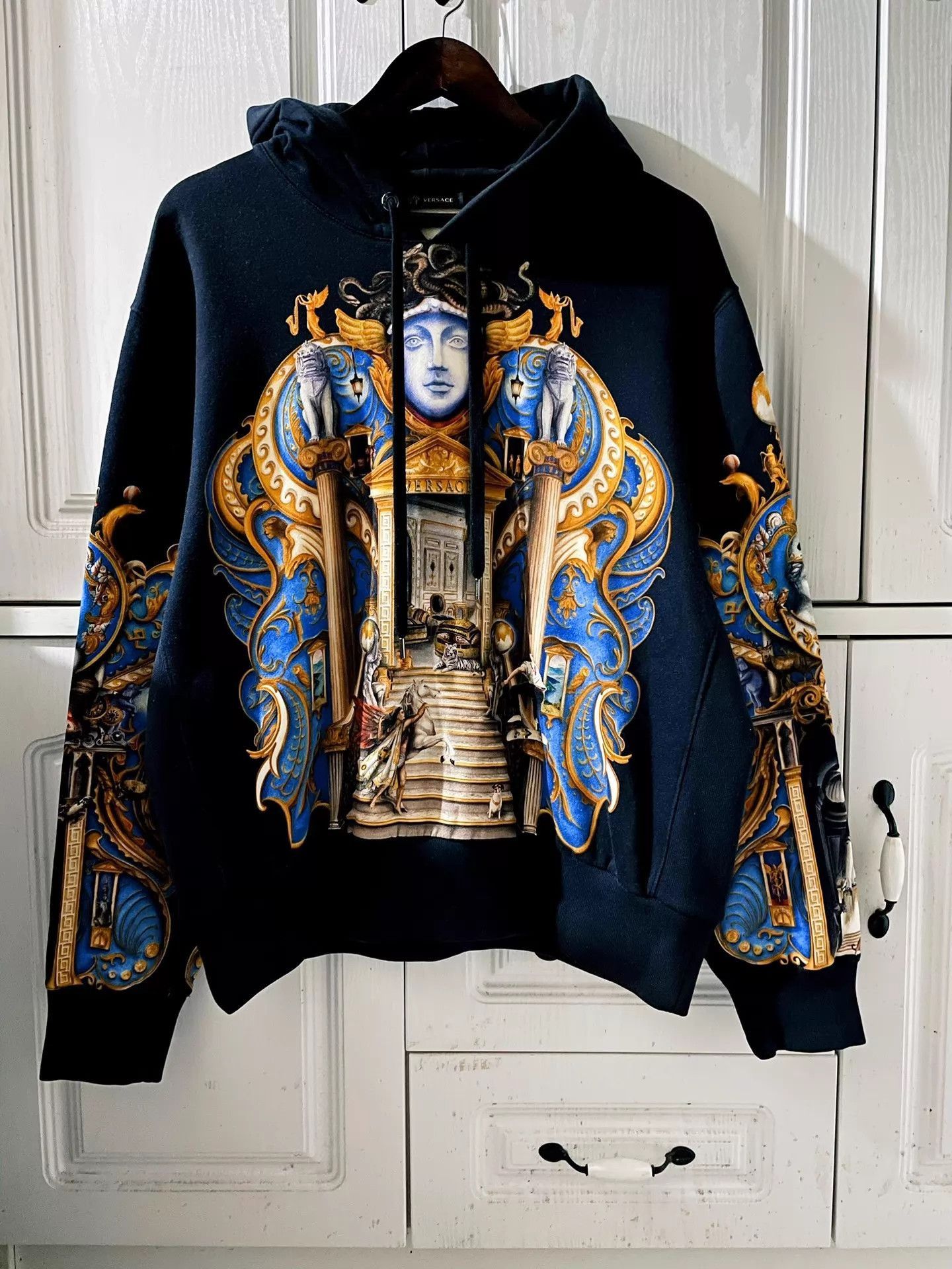 Versace Black Printed Oversized Hoodie with Art Design Size US L / EU 52-54 / 3 - 1 Thumbnail