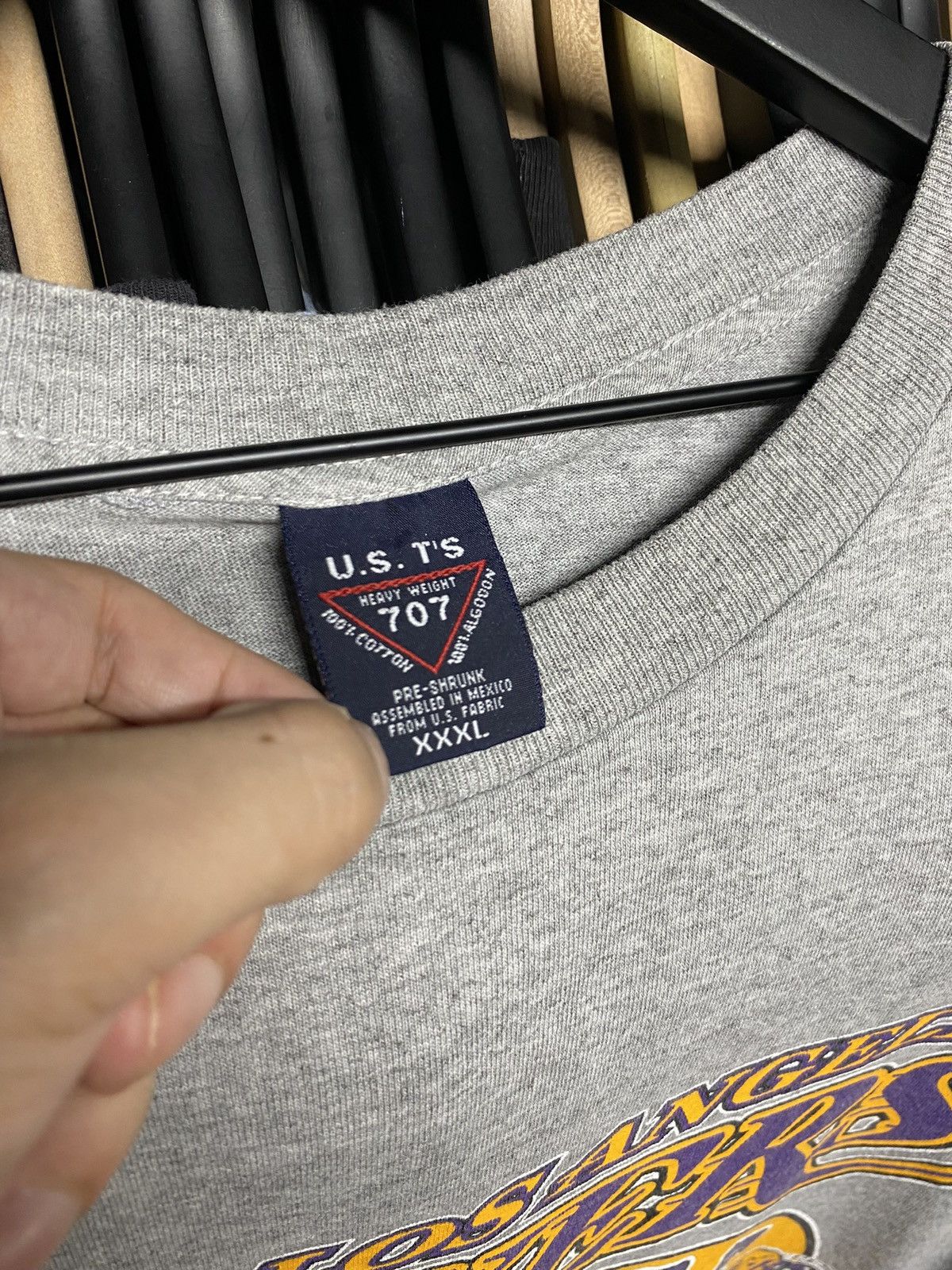 NBA Vintage 00’ Los Angeles Lakers 3 Peat Championship Shirt 2XL Size US XXL / EU 58 / 5 - 4 Thumbnail
