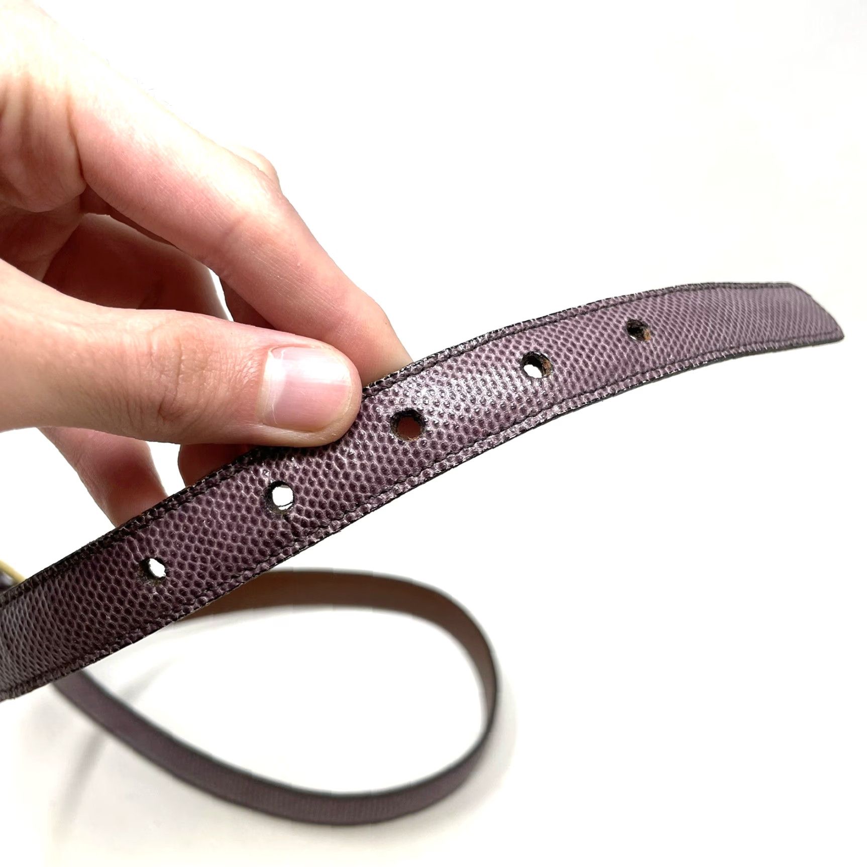Dooney & Bourke VINTAGE Dooney & Bourke Snakeskin Pattern Dress Belt Women's Size 29-33 Purple Buckle Adjustable Leather Snakeskin Belt Dress Belt Womens 29-33 Size 4XL / US 24-26 - 4 Thumbnail