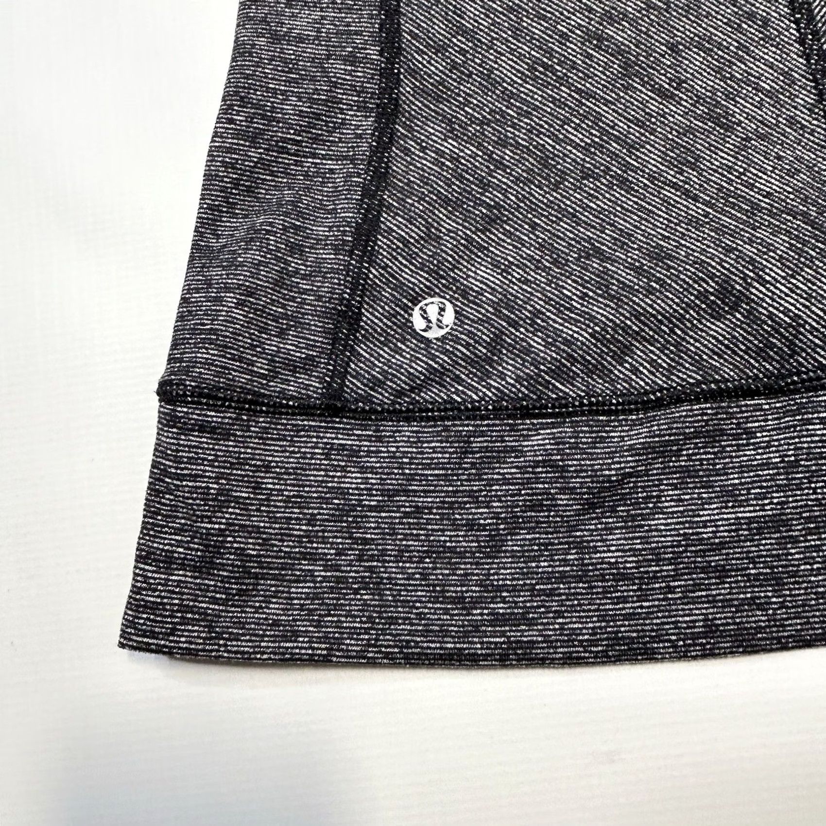 Lululemon Lululemon Race Your Pace Long Sleeve Shirt Women’s Size 4 Black Striped Slim Raglan Reflective Pocket Size S / US 4 / IT 40 - 7 Thumbnail