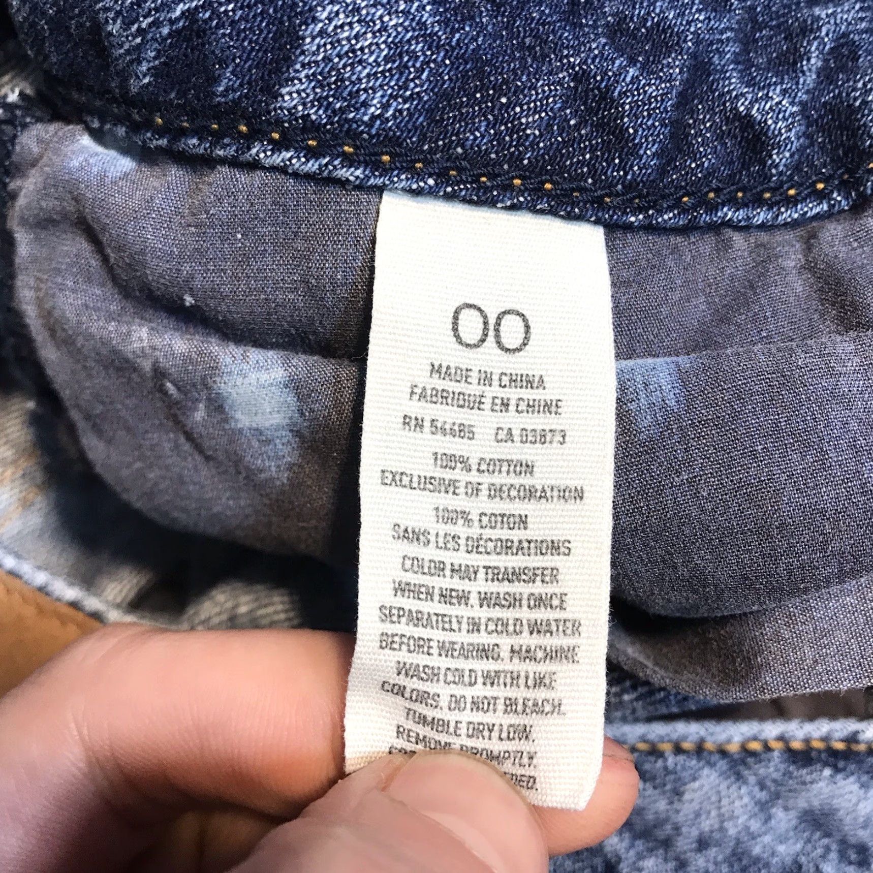 American Eagle Outfitters American Eagle Outfitters Shorts Denim Blue 00 Regular 7 in Inseam 7.5 in Rise Medium Wash Distressed Raw Hem 5-Pocket Zipper Button Womens Shorts Size 24" / US 00 / IT 34 - 4 Thumbnail