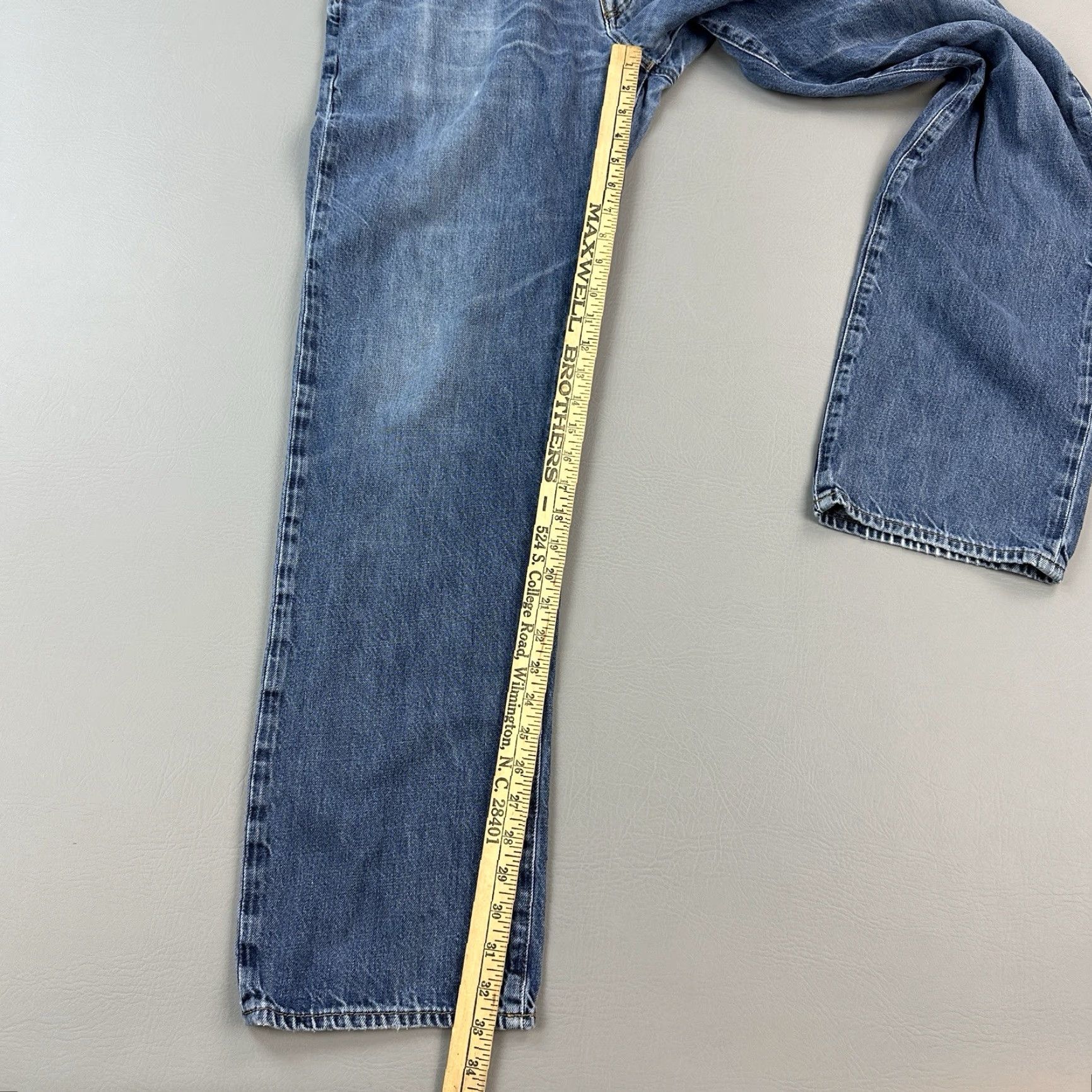 Gap Gap 1969 Jeans Mens 36x34 36x33 Blue Medium Wash Denim Straight Whiskered Size US 36 / EU 52 - 2 Thumbnail