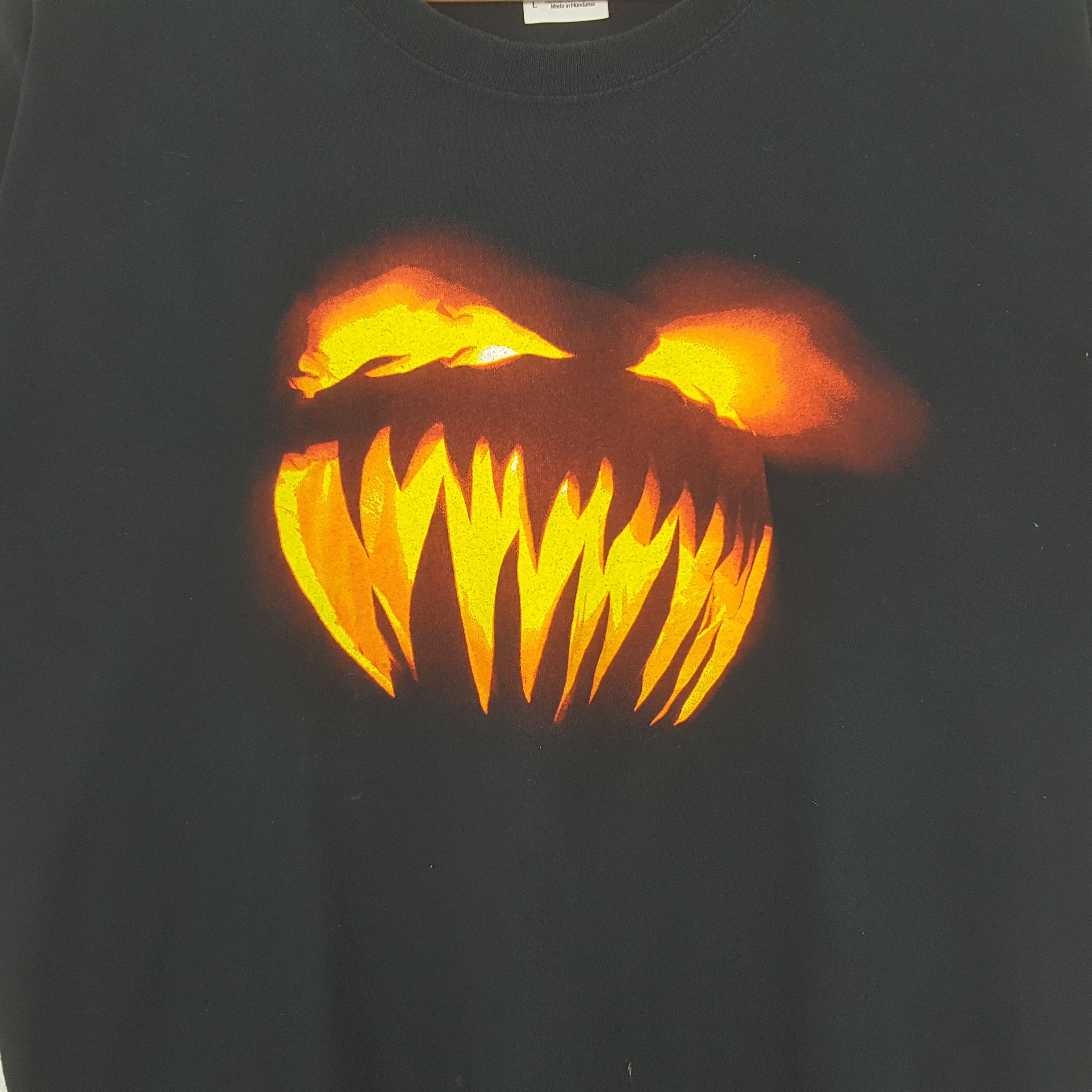 Gildan Vintage Hunter Overload Horror Halloween Game Tshirt RR1 Size US L / EU 52-54 / 3 - 4 Thumbnail