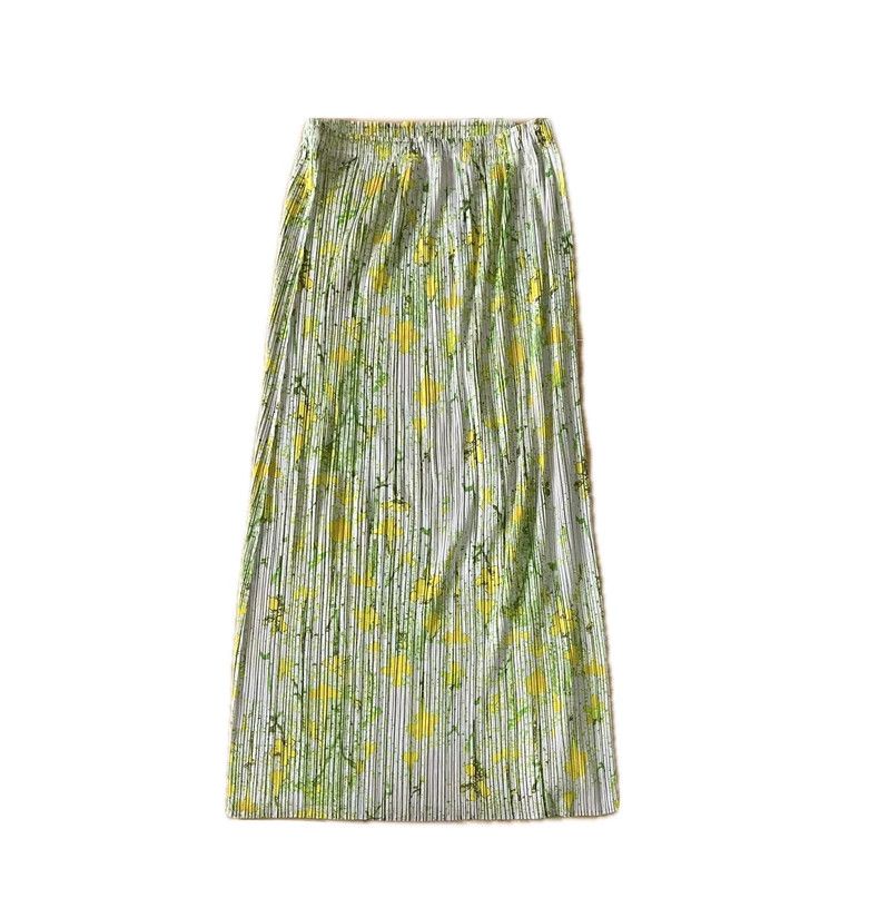 Issey Miyake Issey Miyake size:3 Green floral print skirt Size 31" - 2 Thumbnail