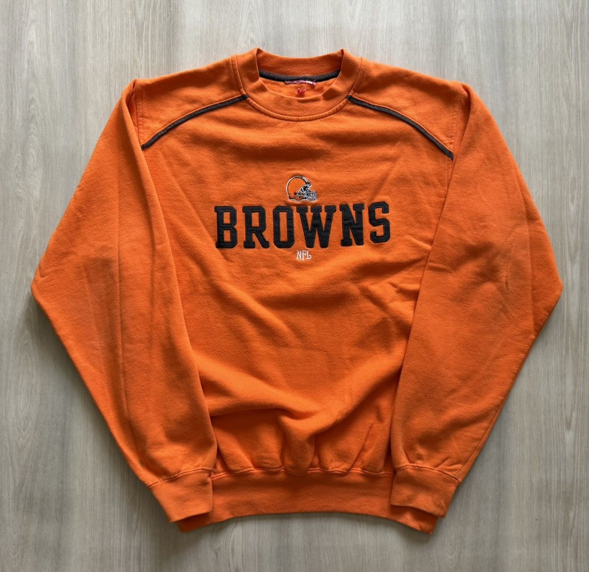Vintage Vintage 90s NFL Cleveland Browns Crewneck Sz M Embroidered Size US M / EU 48-50 / 2 - 1 Thumbnail