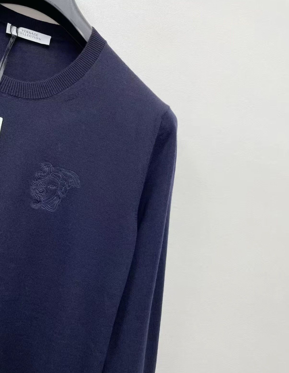 Versace VERSACE COLLECTION 100% Wool Embroidered Sweater J30 Size US XS / EU 42 / 0 - 3 Thumbnail