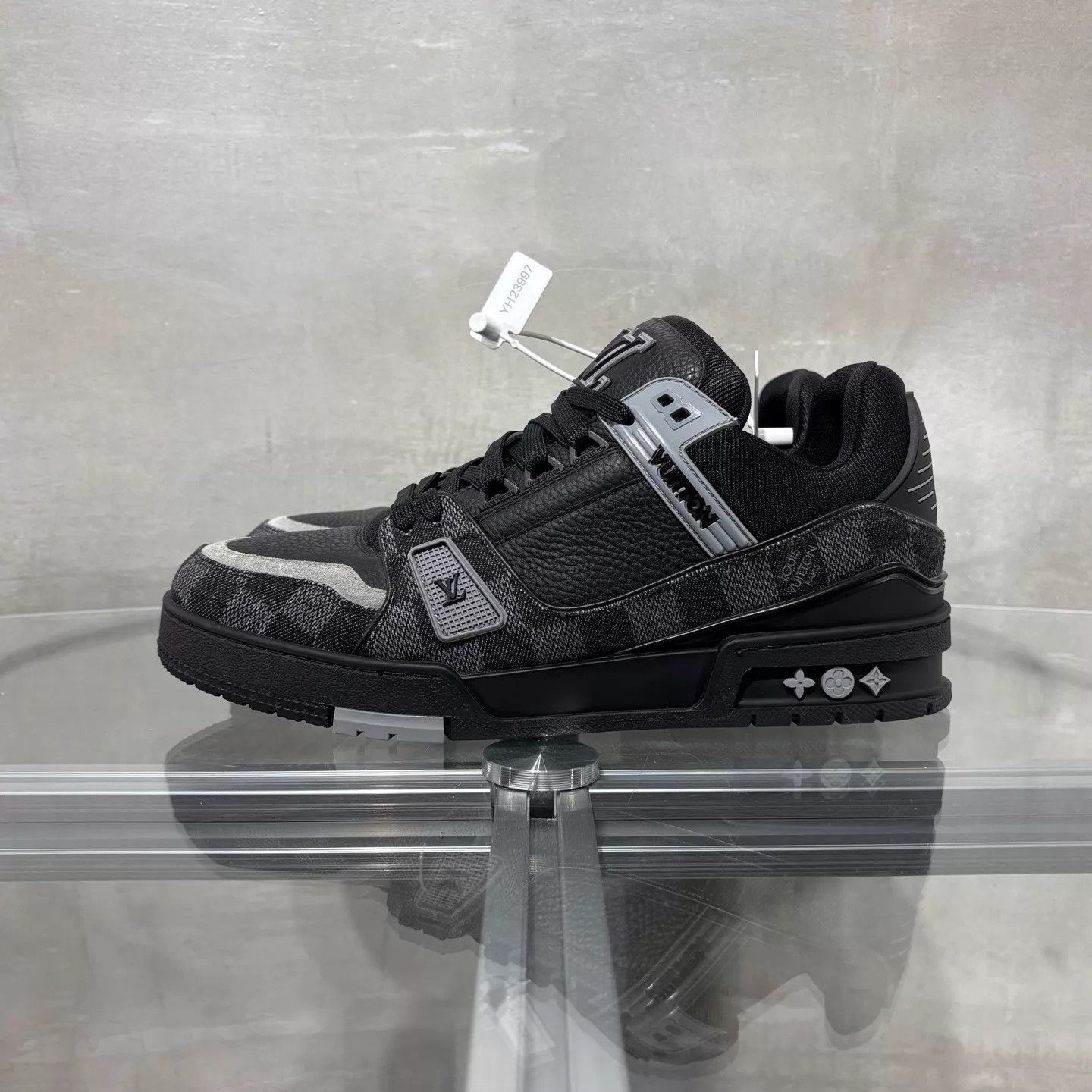 Louis Vuitton LV Trainer Black Monogram Denim New UK7.5 (41.5) Size US 8.5 / EU 41-42 - 3 Thumbnail