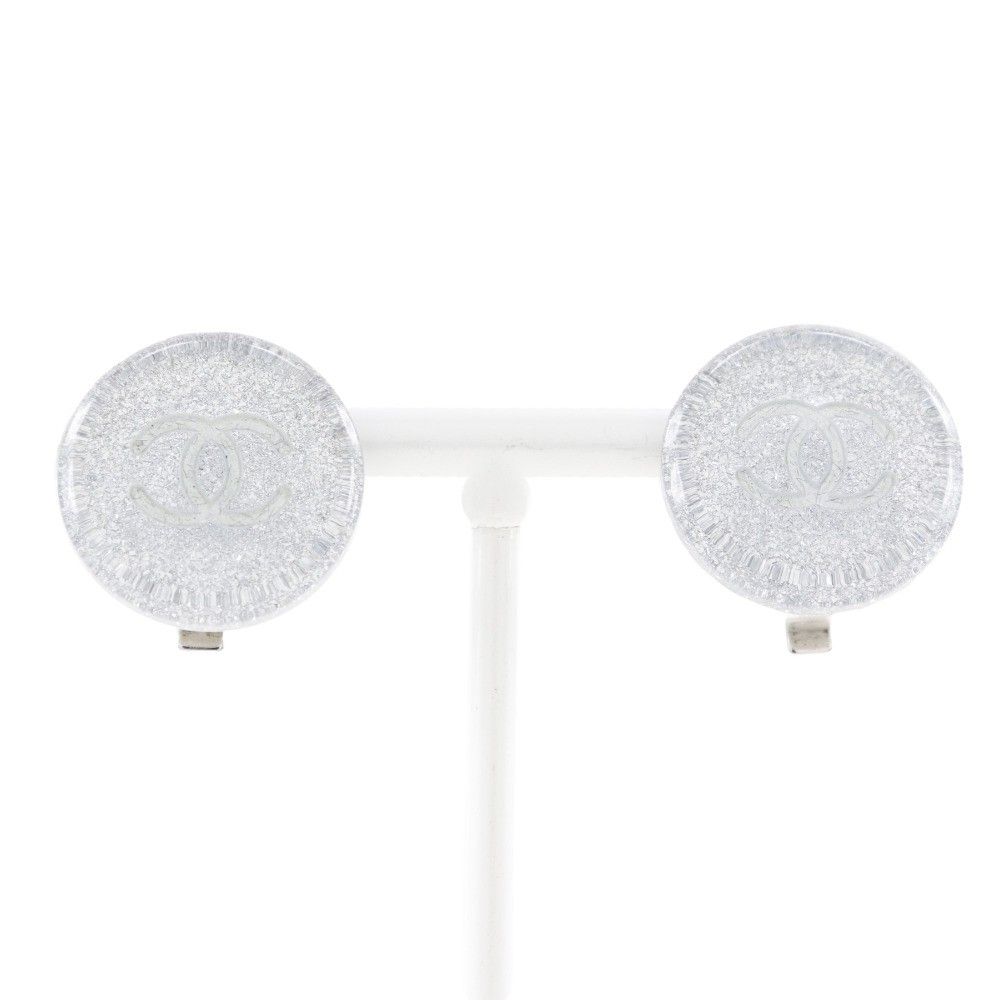 Chanel Chanel CC Round Clip-On Glitter Resin Size ONE SIZE - 1 Thumbnail