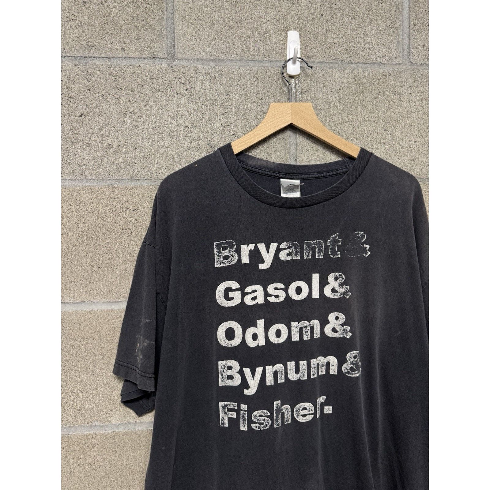 Alstyle Vintage Bryant Gasol Odom Bynum Fisher Faded T Shirt Men 2xl Size US XXL / EU 58 / 5 - 2 Thumbnail
