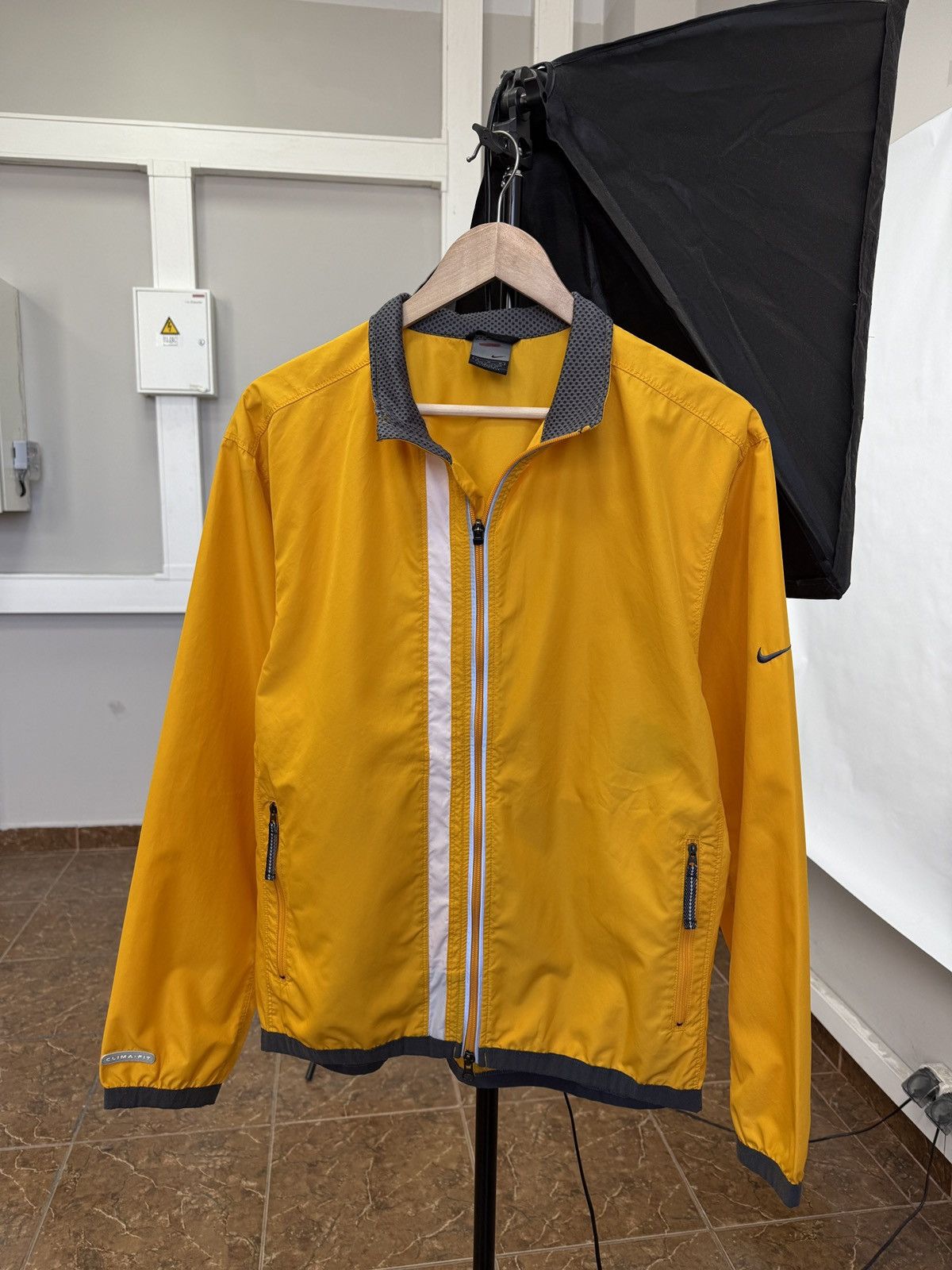 Nike 🇺🇸 Vintage 90s Nike Clima Fit Jacket Rare TN Shox Retro Size US M / EU 48-50 / 2 - 1 Thumbnail