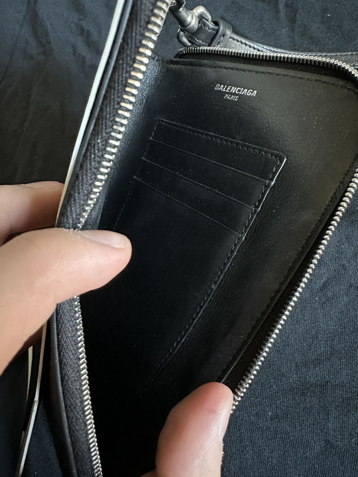 Balenciaga BALENCIAGA PASSPORT PHONE HOLDER CROSSBODY BAG CALFSKIN Size ONE SIZE - 10 Thumbnail