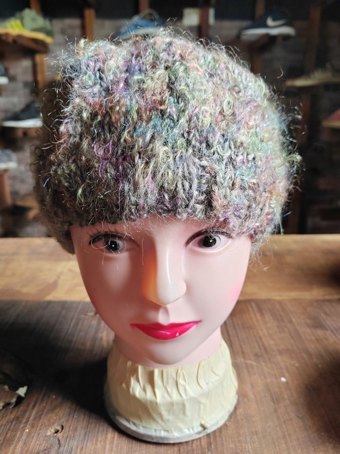 Japanese Brand Vintage Crochet Knitted Handmade Multicolour Beanie Snowcap Size ONE SIZE - 1 Thumbnail