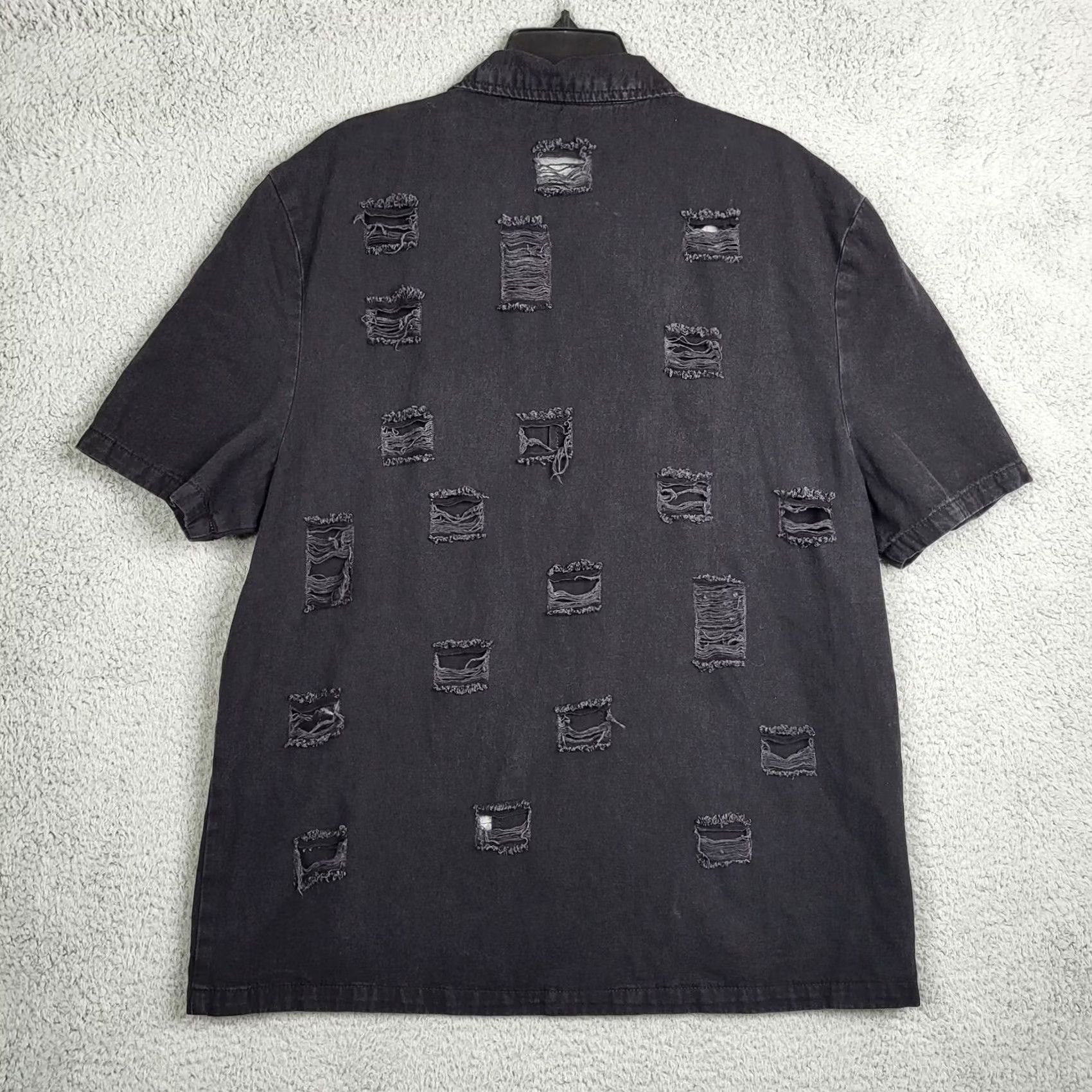 Vintage Ragged Jeans Button-Up Shirt Unisex Adults Black Short Sleeve Size L - Cotton, Button, Casual, Regular Fit Size US L / EU 52-54 / 3 - 2 Thumbnail