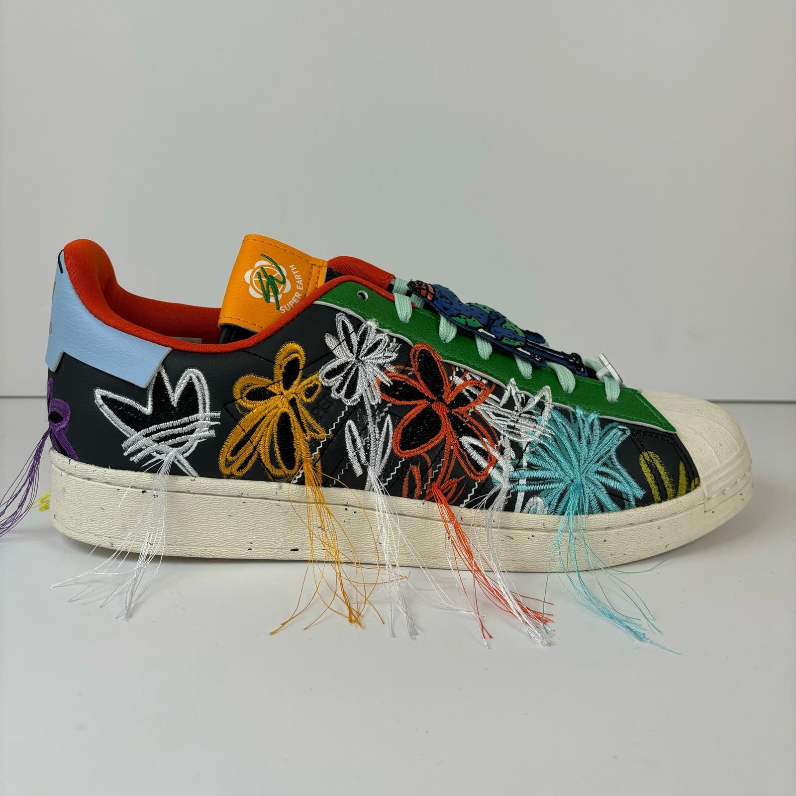 image of Adidas Superstar Men’S Size 10.5 Retro Style Shoes, Men's