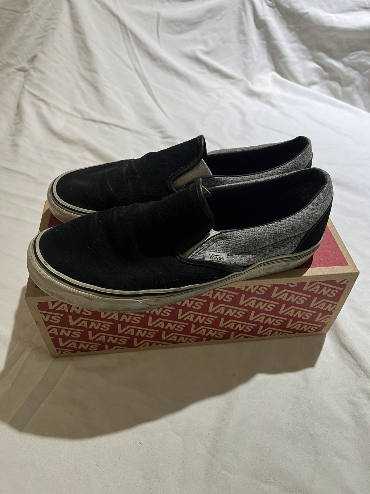 Vans Vans Classic Slip On Suede Size US 10.5 / EU 43-44 - 3 Thumbnail