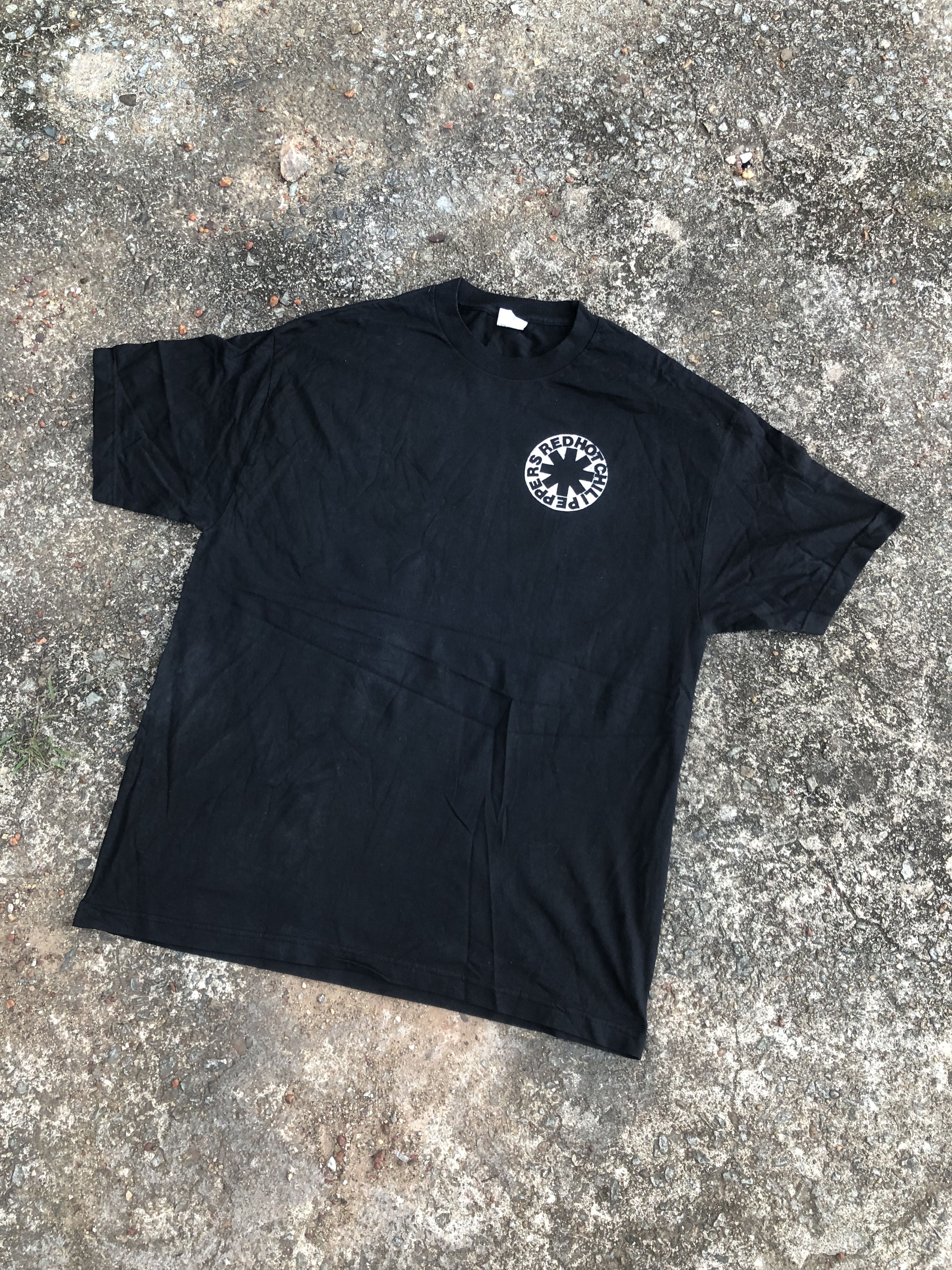 Band Tees 🔥Vtg Early 2000 RHCP RED HOT CHILI PEPPERS Band T-Shirt Size US XL / EU 56 / 4 - 2 Thumbnail