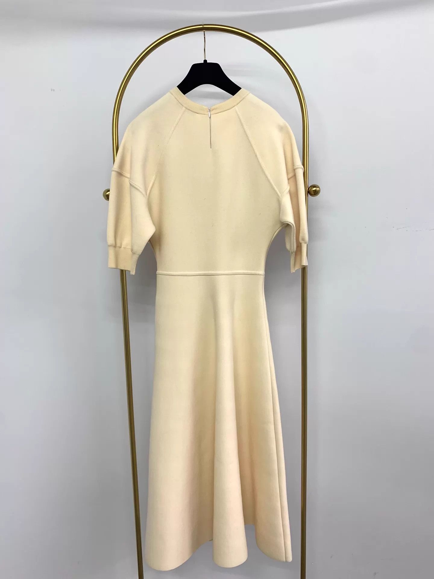 Dior Dior Beige Cinched Waist Wool Dress 36 New Size XS / US 0-2 / IT 36-38 - 3 Thumbnail