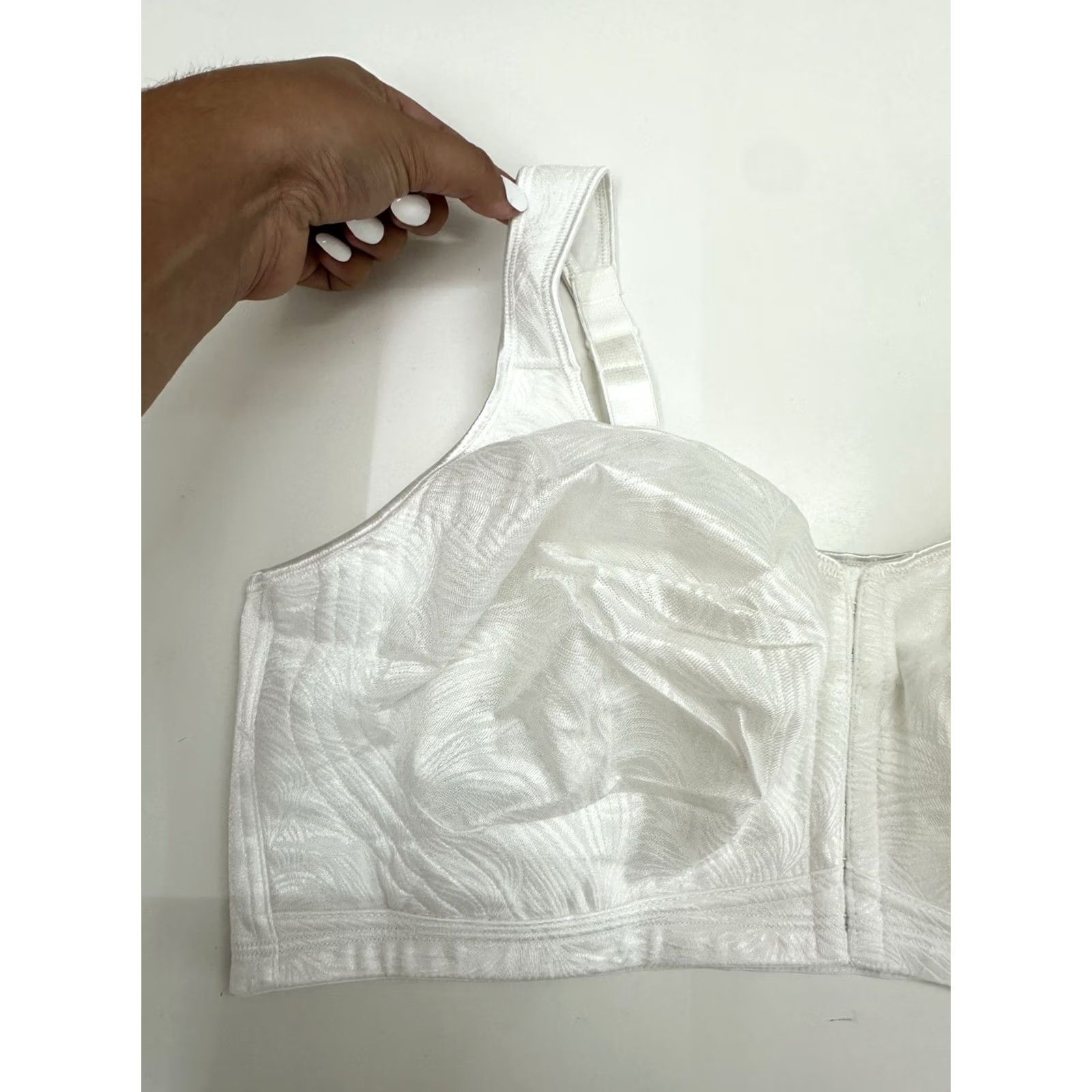 Vintage Playtex 18 Hour Womens Bra Size 46DD White Front Closure WPosture Boost E525 Shirt Womens Bra Size ONE SIZE - 3 Thumbnail