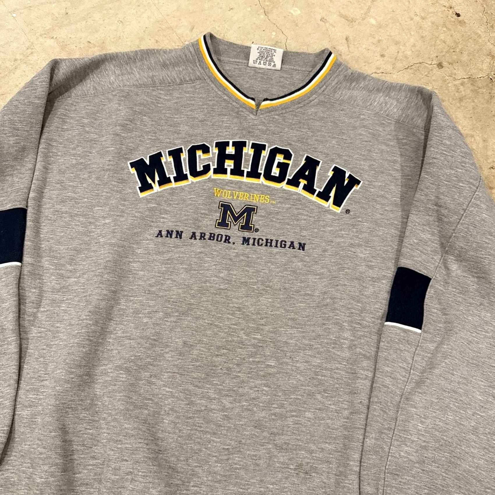 Lee VINTAGE University of Michigan Wolverines Lee Sport Crewneck Sweatshirt 2XL Gray Cotton Blend Embroidered Logo Mens Sweatshirt 90s College Sports Size US XXL / EU 58 / 5 - 4 Thumbnail