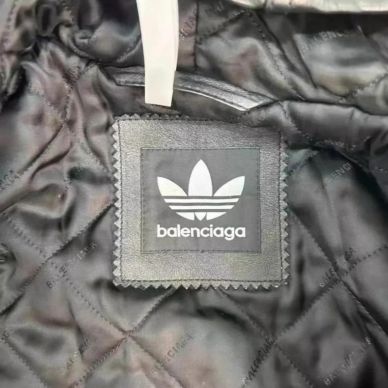 Balenciaga Balenciaga Adidas Collaboration Embossed Padded Shoulder B Size US M / EU 48-50 / 2 - 3 Thumbnail
