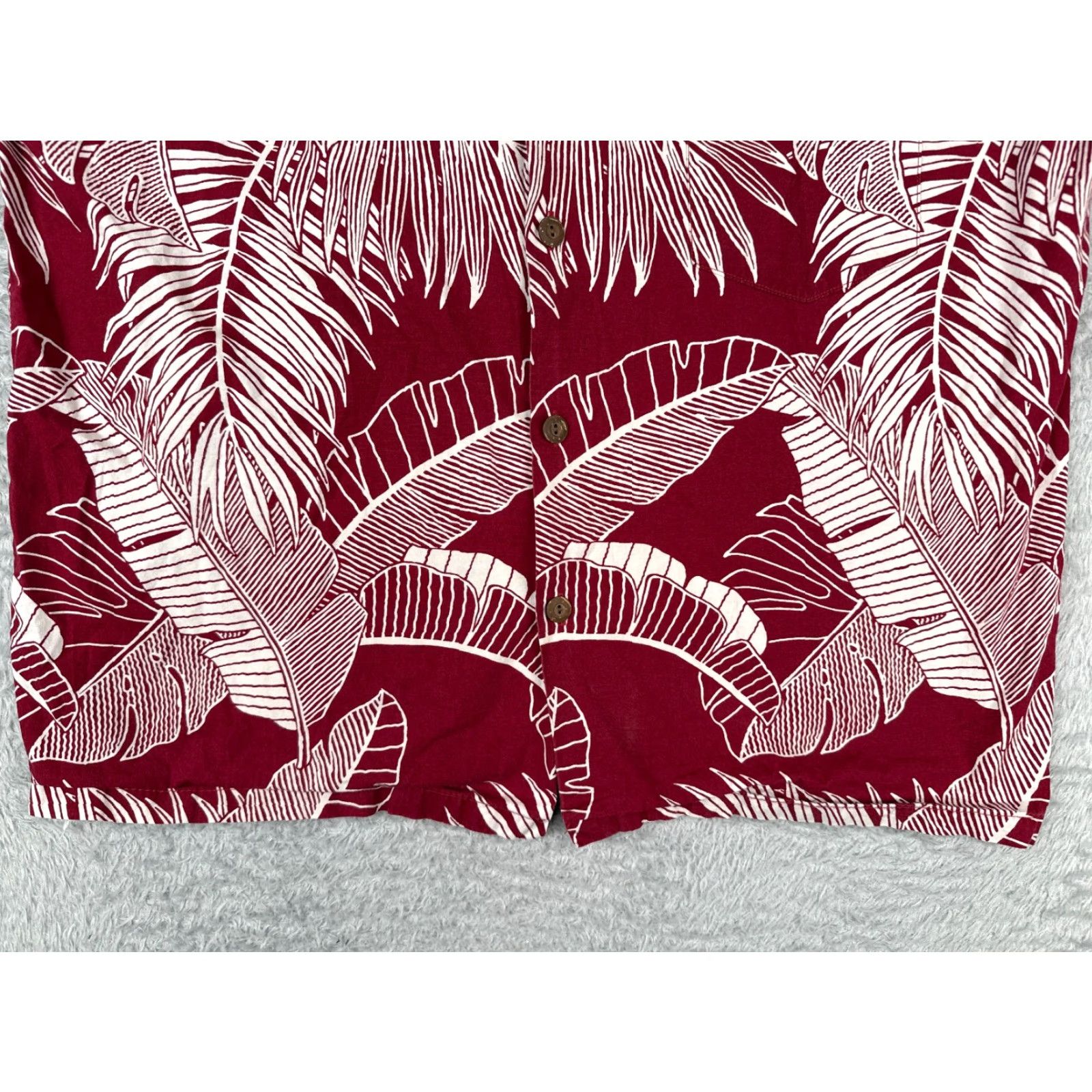 Hilo Hattie Hilo Hattie Men Hawaiian Shirt Large Red White Palm Leaf 100% Cotton Made USA Shirt Mens Floral Resort Aloha Luau Vacation 60s 70s 80s? Size US L / EU 52-54 / 3 - 5 Thumbnail