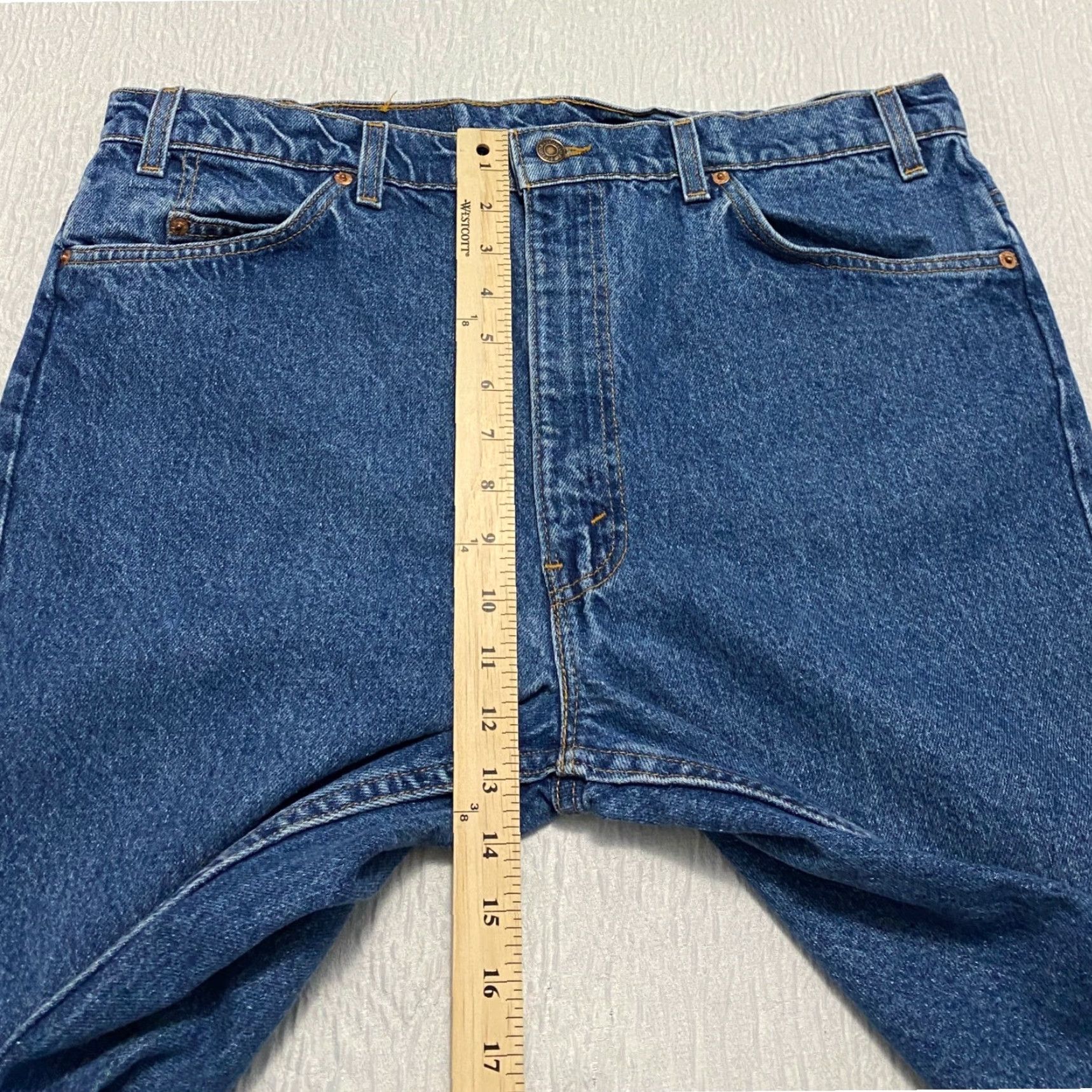Levi's VINTAGE Levis 505 Jeans Blue Regular Straight Leg Mens 40x30 90s Denim Medium Wash 5-Pocket Size US 40 / EU 56 - 7 Thumbnail