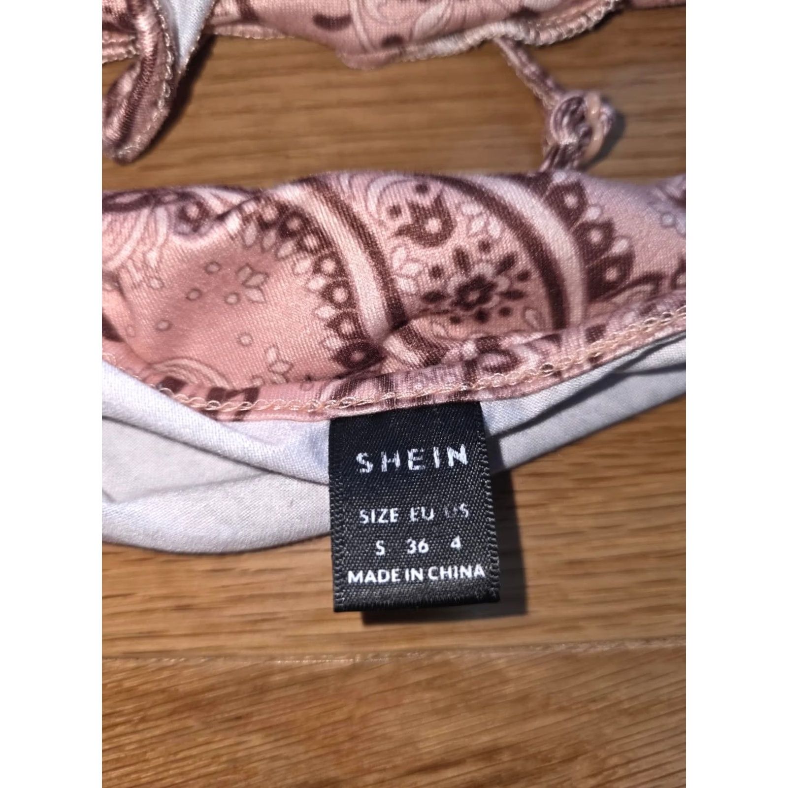 Shein SheIn Cami Crop Top Womens Size S Pink Paisley Print Spaghetti Strap Pullover V-Neck Cropped Tank Lightweight Casual Floral Sleeve-less Size S / US 4 / IT 40 - 6 Thumbnail