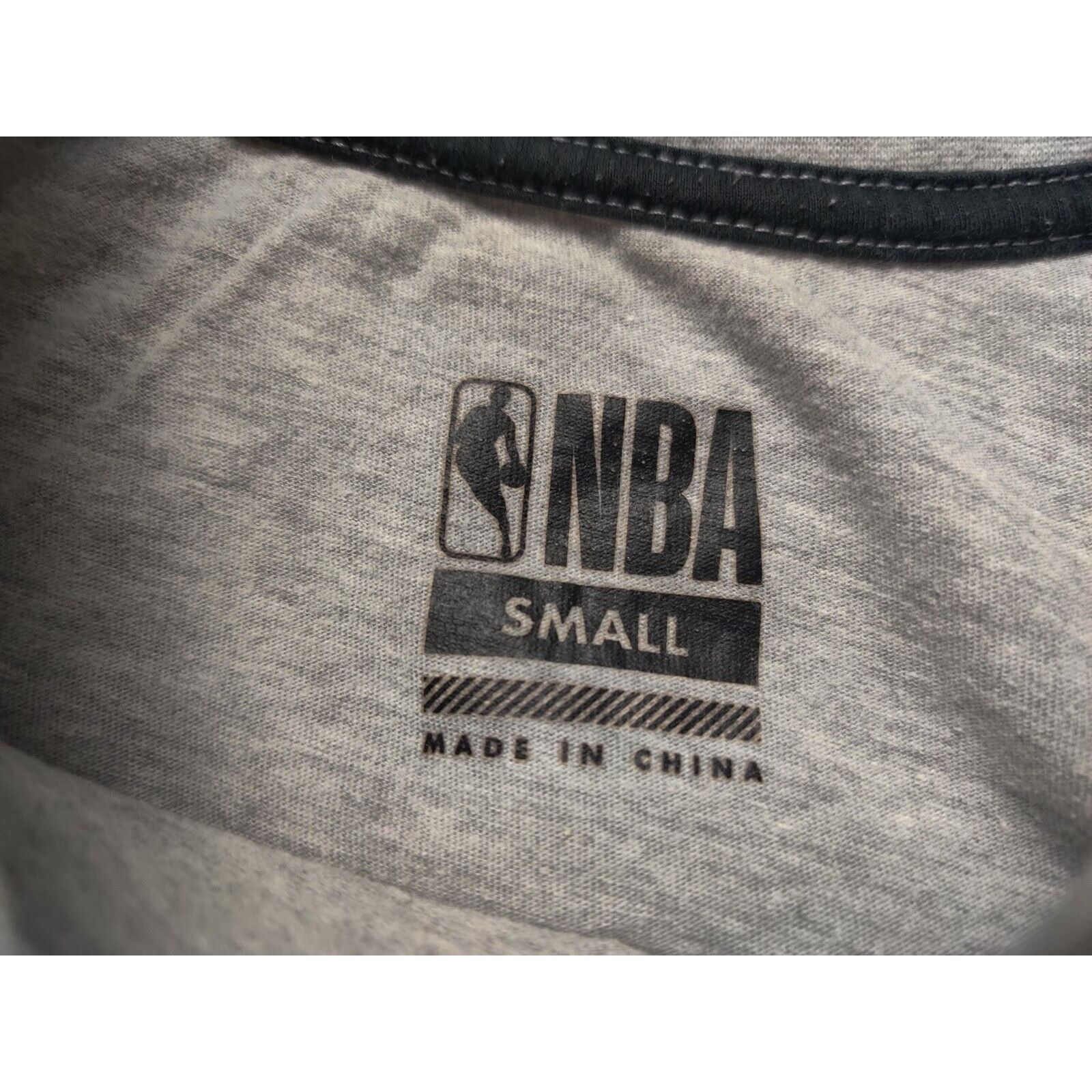 NBA NBA Shirt Mens Small Gray Black Spell Out Logo Size US S / EU 44-46 / 1 - 5 Thumbnail