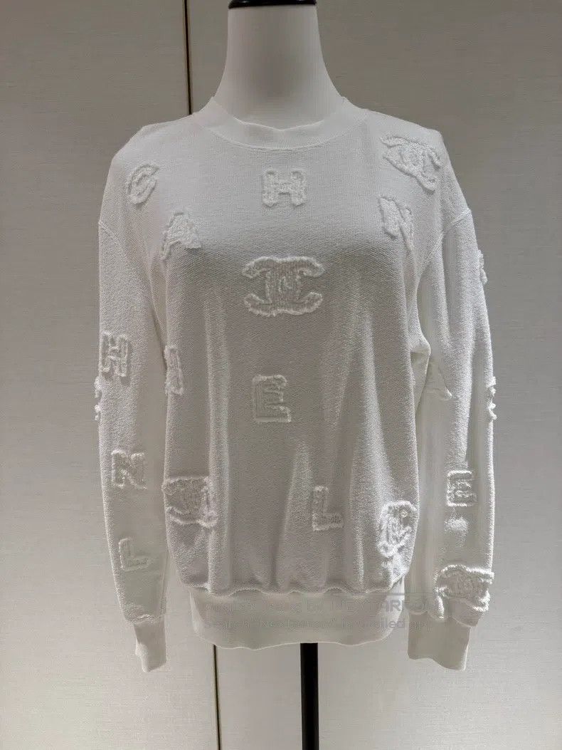 Chanel Chanel 21P white three-dimensional plush logo sweatshirt Size S / US 4 / IT 40 - 1 Thumbnail