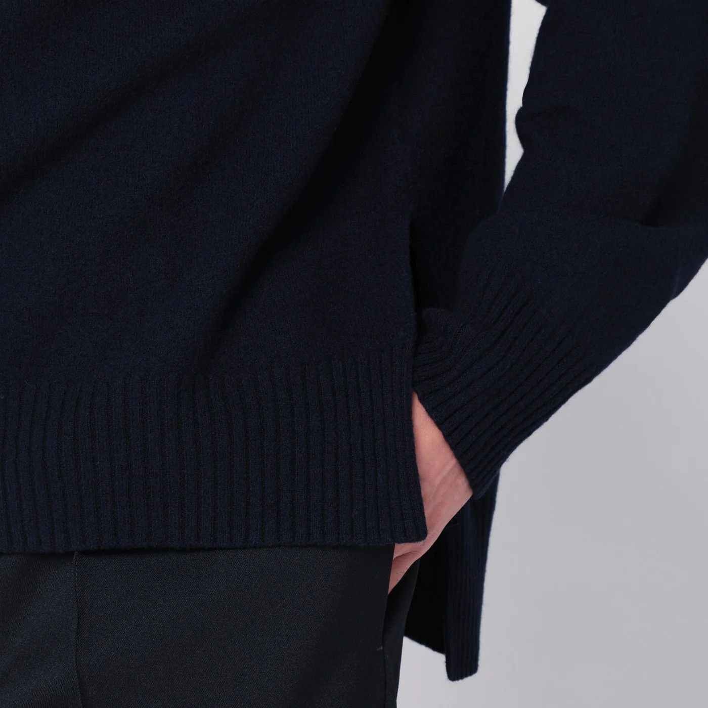 Jil Sander o1d2blof0526 Cotton Long Sleeve T-Shirt in Midnight Blue Size US S / EU 44-46 / 1 - 4 Thumbnail