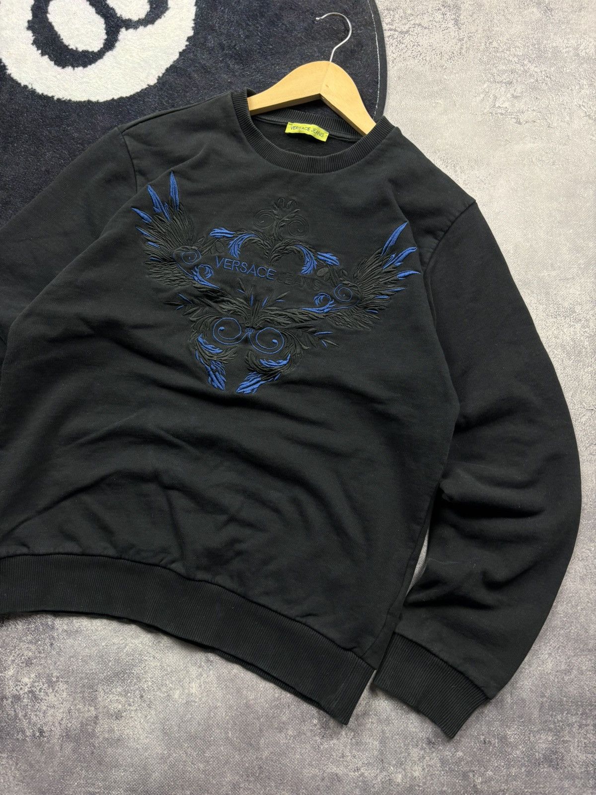Versace VERSACE Hype Big EmbroideredLogo StreetwearLuxury Sweatshirt Size US L / EU 52-54 / 3 - 2 Thumbnail