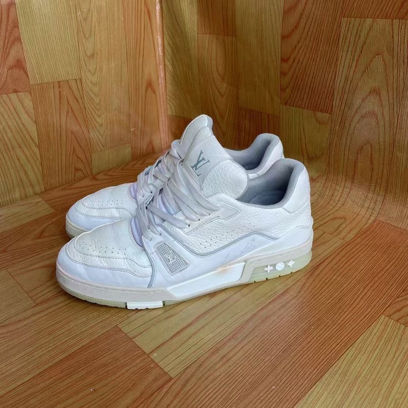 Louis Vuitton Louis Vuitton White Trainer Low-Top Sneakers 0079 Size US 8.5 / EU 41-42 - 1 Thumbnail