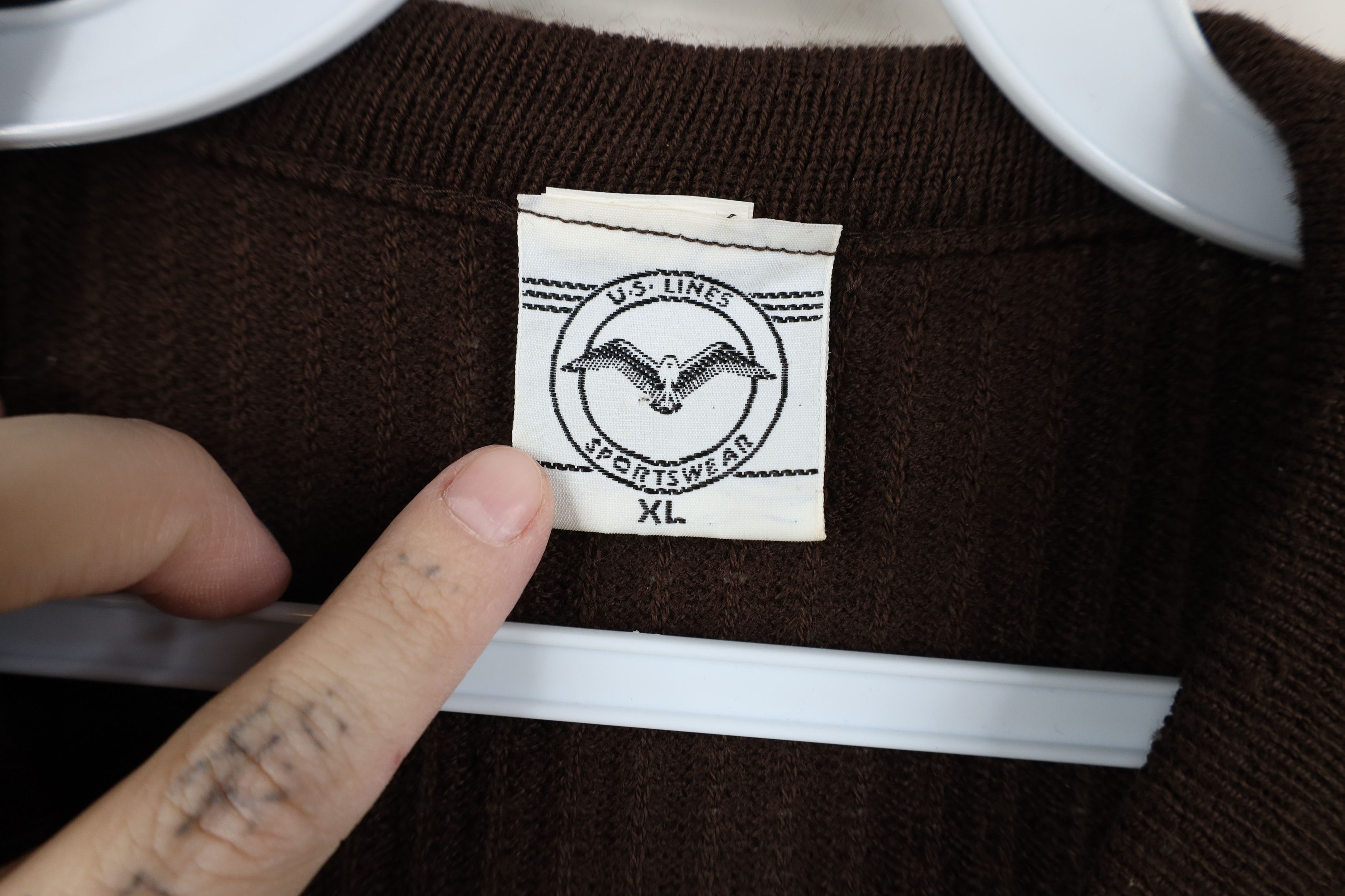 Vintage Vintage 70s Streetwear Knit V-Neck Sweater Vest Brown USA Size XL / US 12-14 / IT 48-50 - 4 Thumbnail