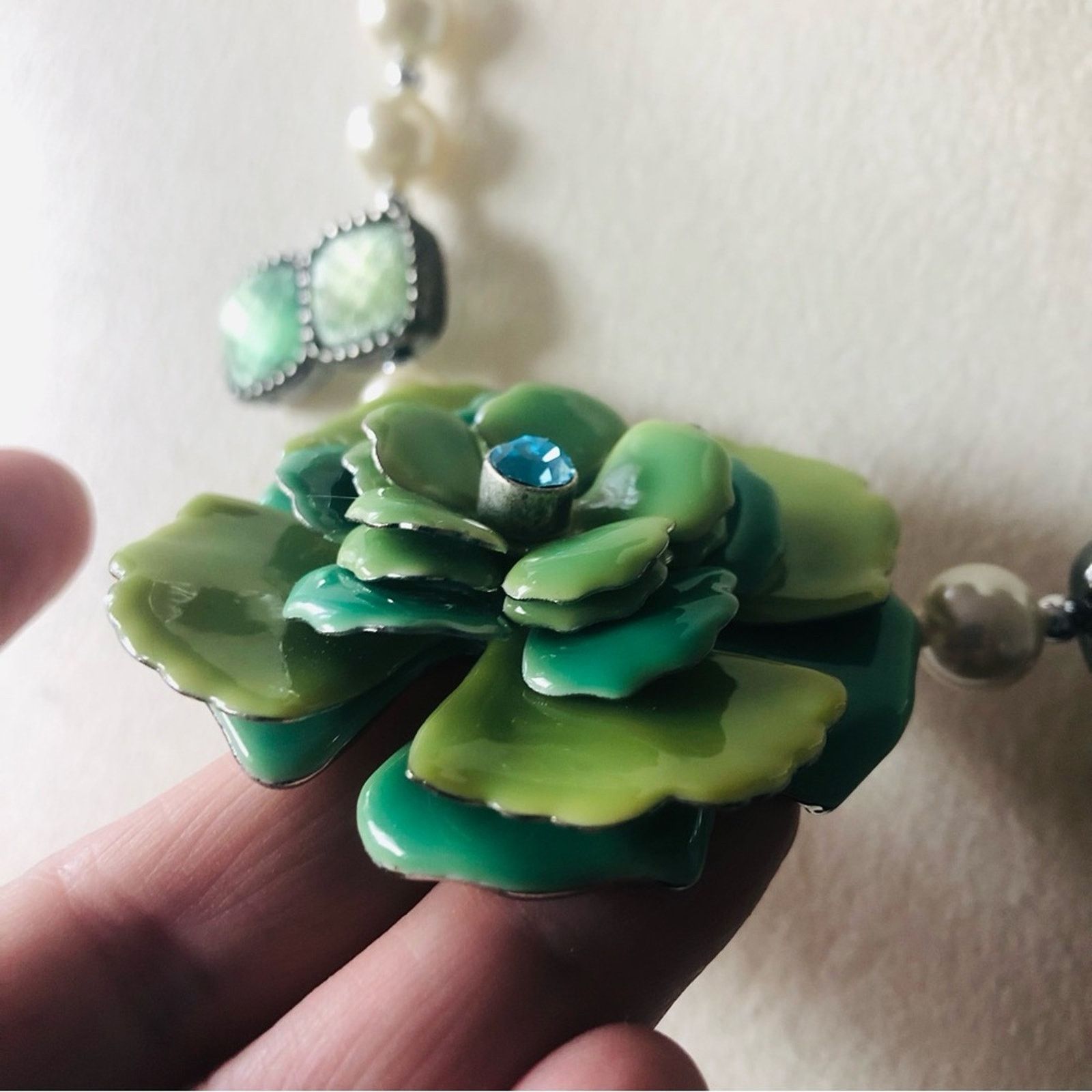 Handmade Handcrafted classy elegant Pearl metal flower necklace Size ONE SIZE - 9 Thumbnail