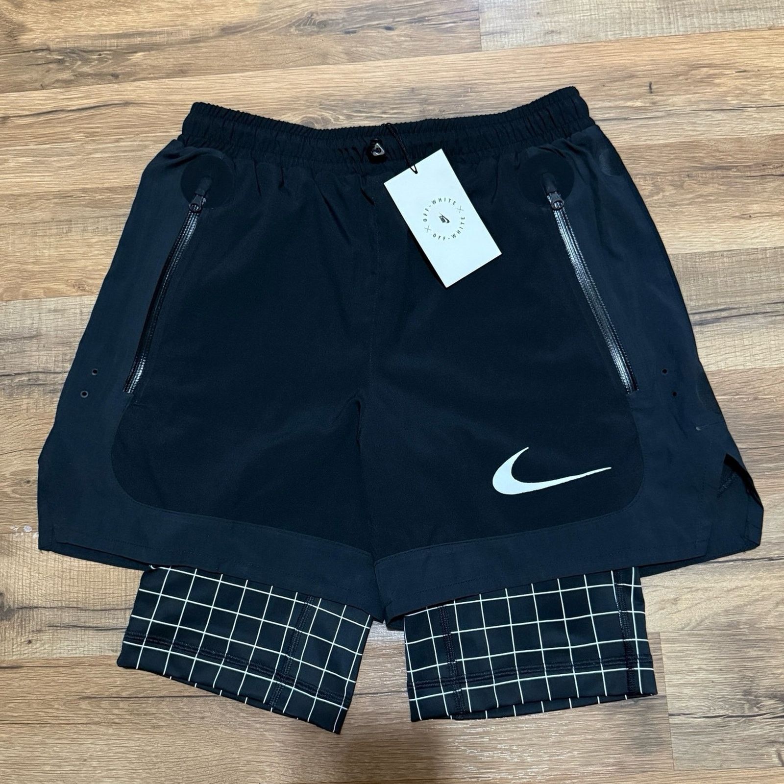 Nike Nike x Off-White Grid Black Shorts Size US 27 - 4 Thumbnail