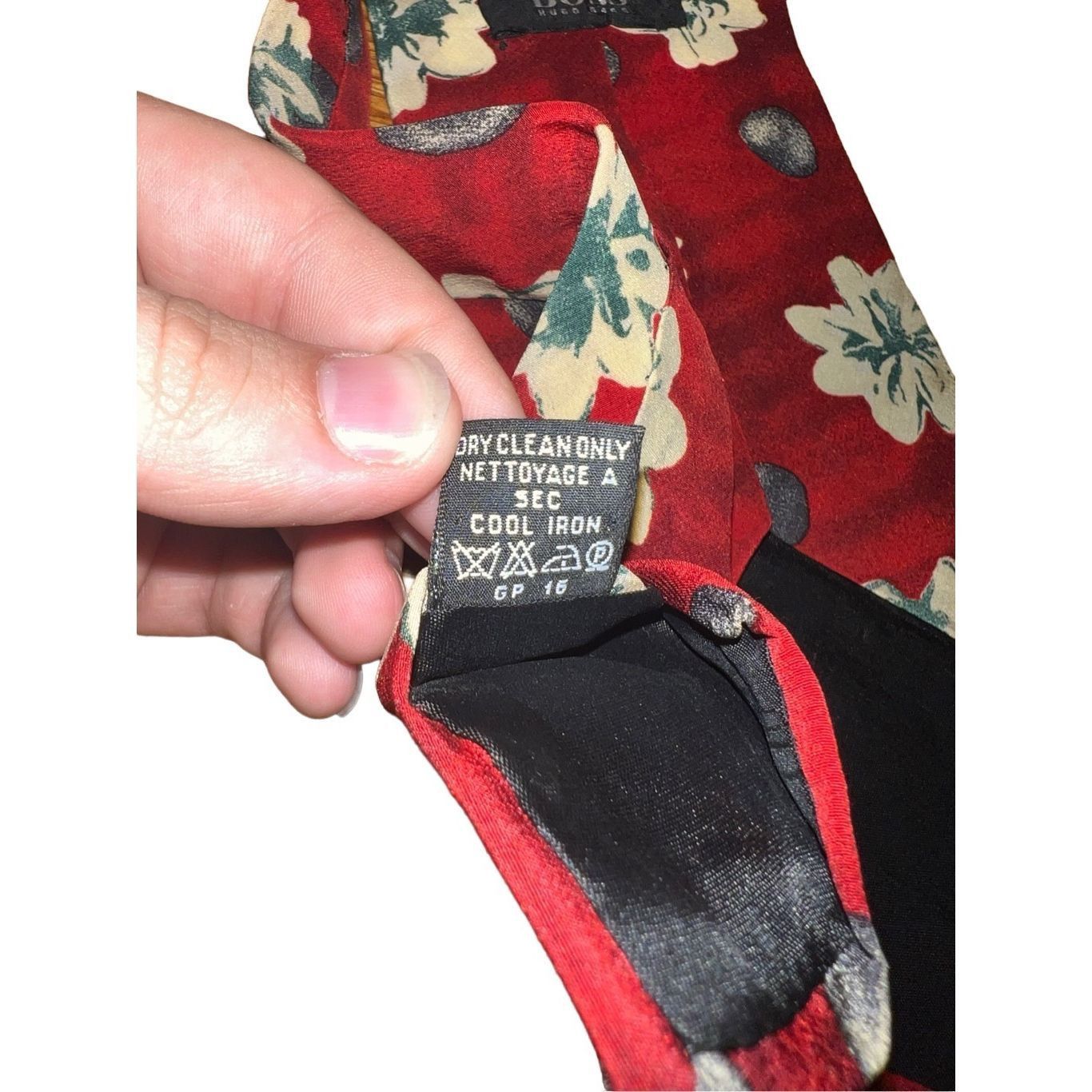 Hugo Boss Hugo Boss Red Flower Print Made in Italy Neck Tie Size ONE SIZE - 4 Thumbnail