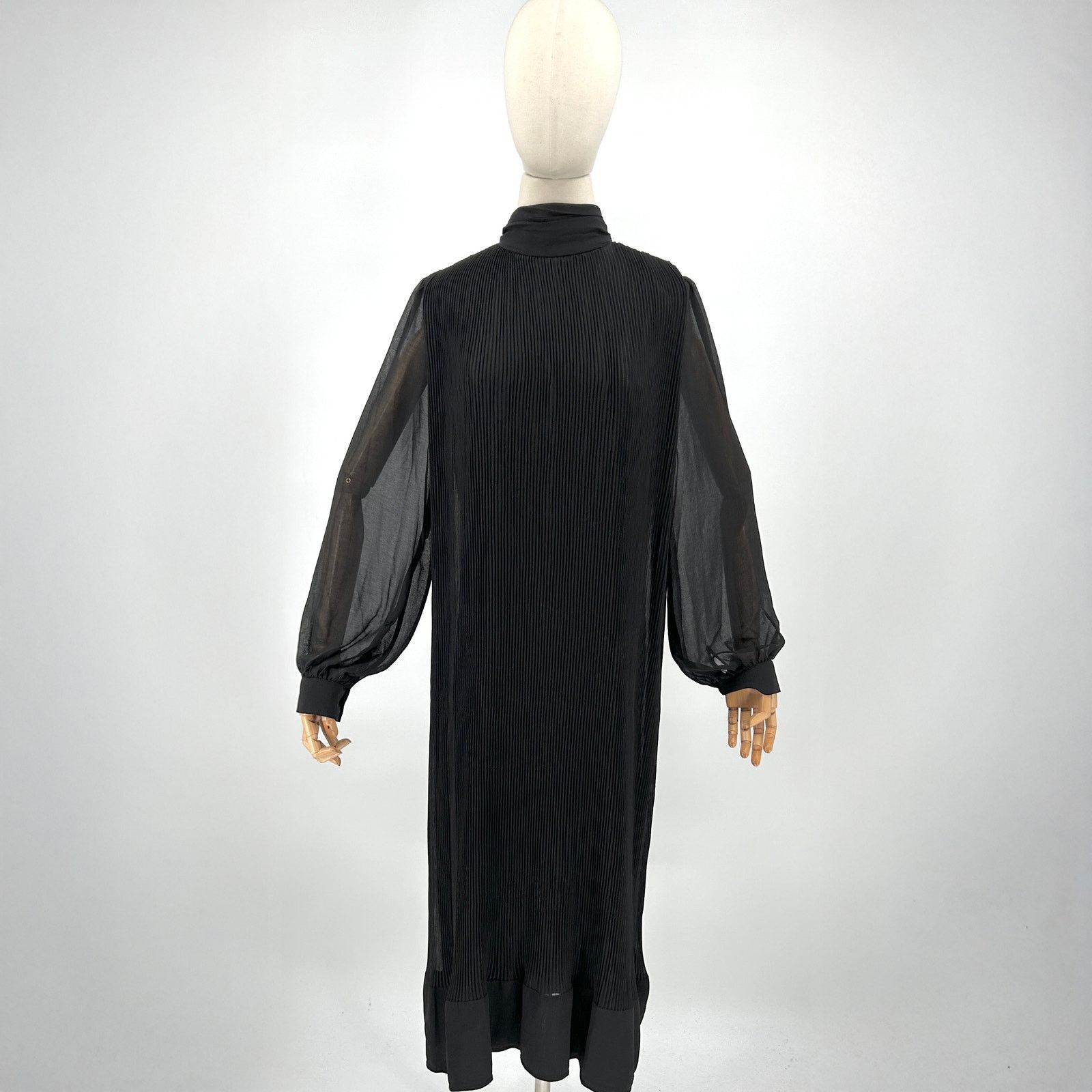 Elie Tahari Elie Tahari Black Micro Pleat Sheer Sleeve Maxi Dress Size L / US 10 / IT 46 - 1 Thumbnail