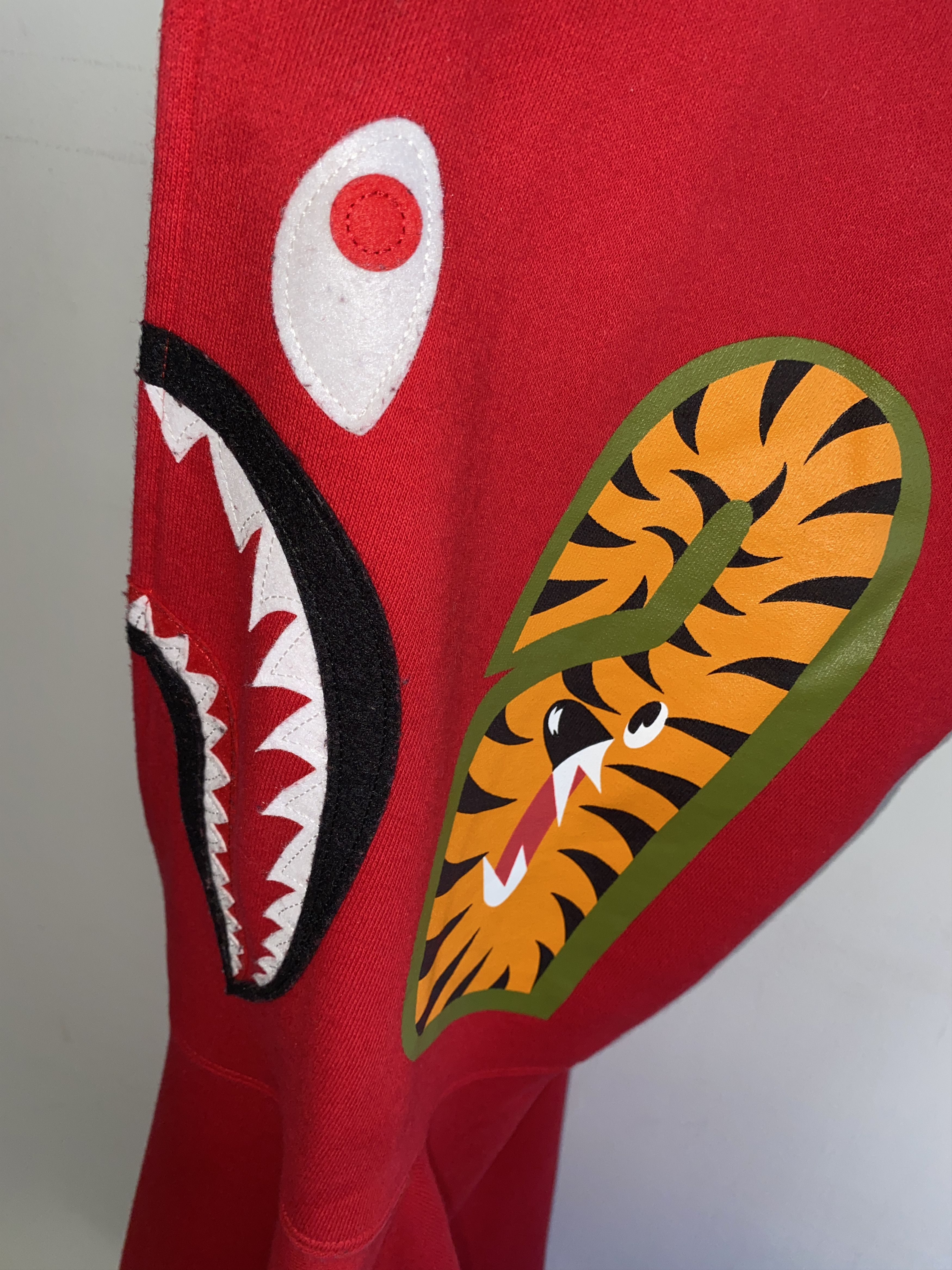Bape RARE BAPE CAMO SHARK HOODIE WCM Size US L / EU 52-54 / 3 - 3 Thumbnail