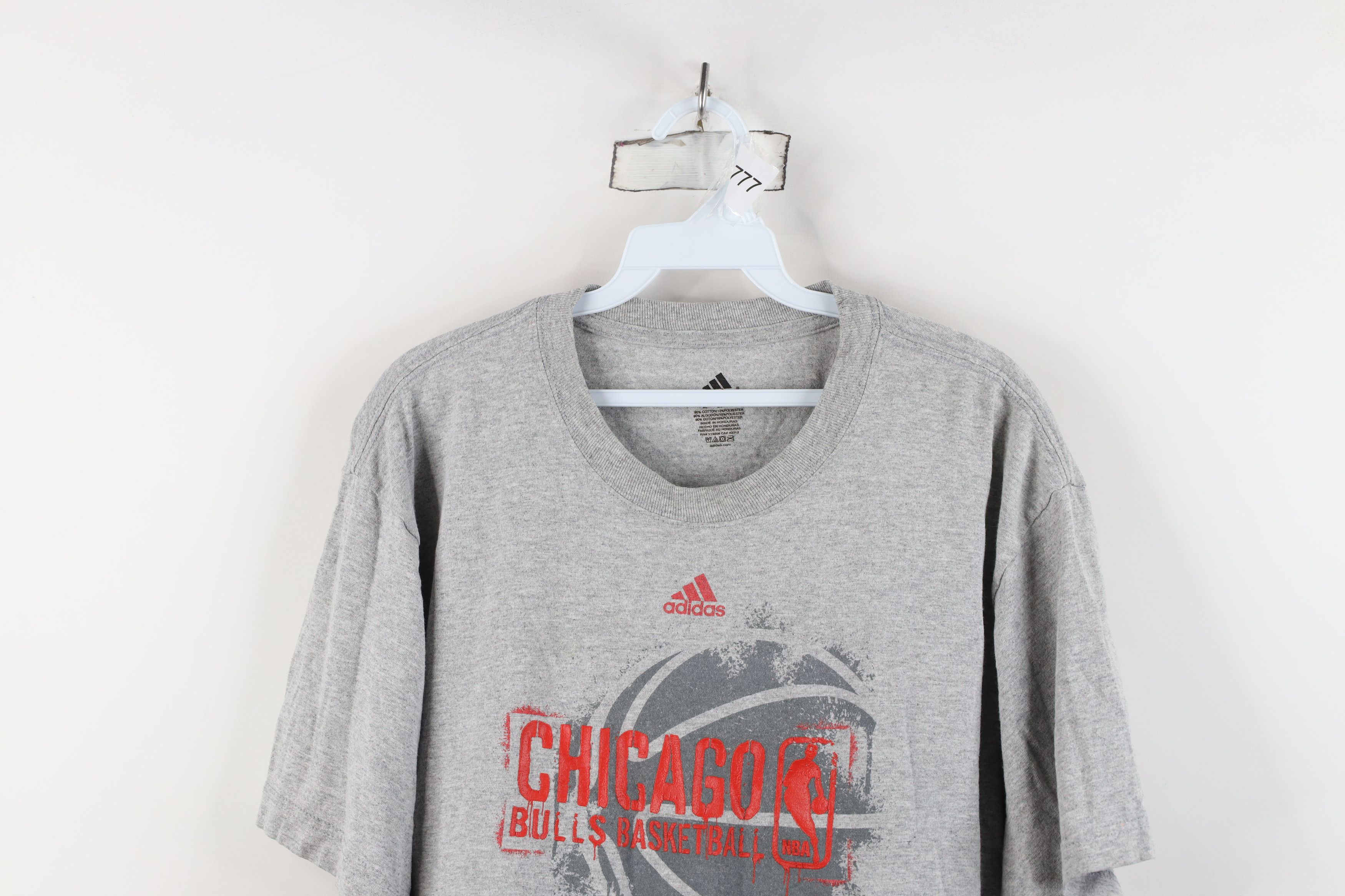 Adidas Vintage Y2K Adidas Bulls Basketball T-Shirt Heather Gray Size US XL / EU 56 / 4 - 2 Thumbnail