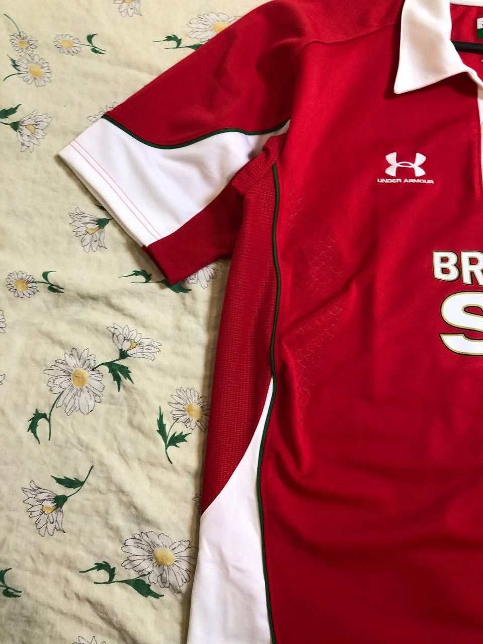 Under Armour UNDER ARMOUR MEN'S RUGBY UNION WALES 2008/2009 HOME SHIRT Size US L / EU 52-54 / 3 - 5 Thumbnail