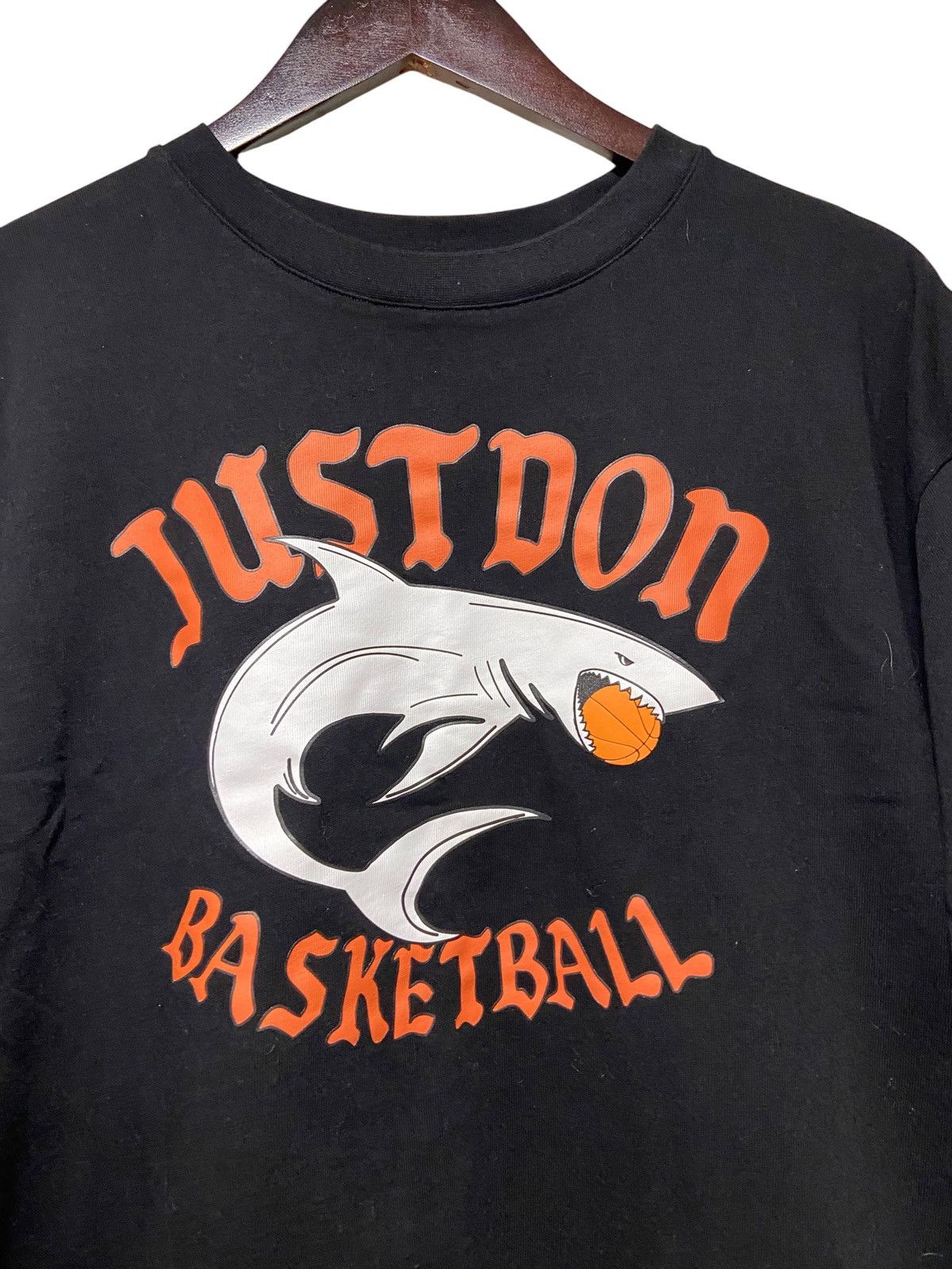 Just Don Just Don Islanders Sharks Basketball Black T Shirt Mens Lrg Size US L / EU 52-54 / 3 - 2 Thumbnail