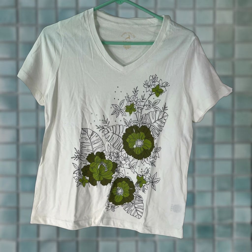 Vintage White Stag T Shirt Women's Graphic Floral White Short Sleeve Size S United States 4/6 Vintage? No (use inferred) PMID not needed Size S / US 4 / IT 40 - 1 Thumbnail