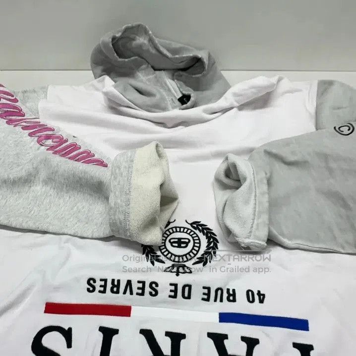 Balenciaga Balenciaga White Logo Graphic Hoodie for Men. Size US M / EU 48-50 / 2 - 7 Thumbnail