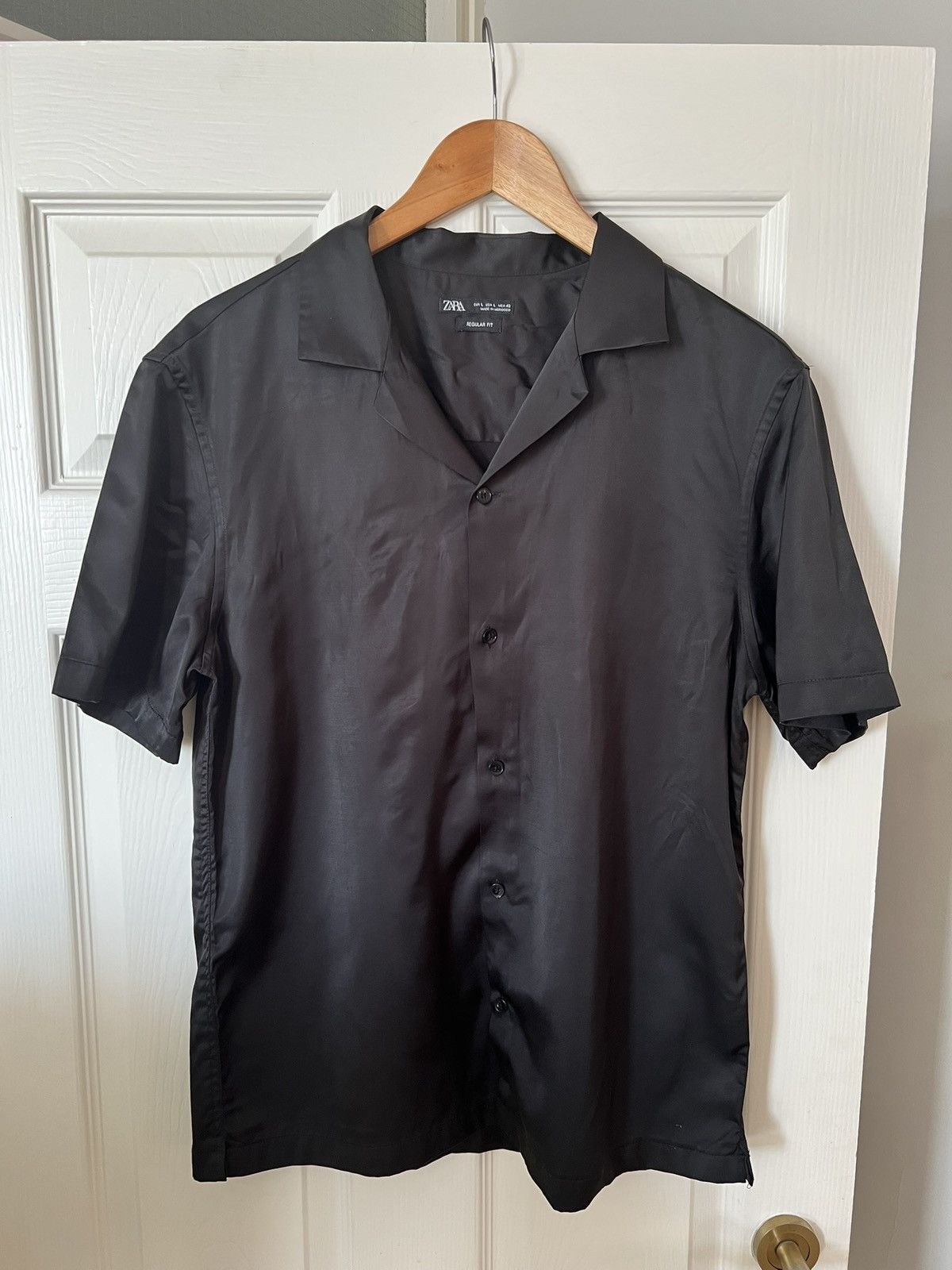 Zara ZARA SATIN MATERIAL SHIRT SIZE L SLIM FIT Size US M / EU 48-50 / 2 - 1 Thumbnail