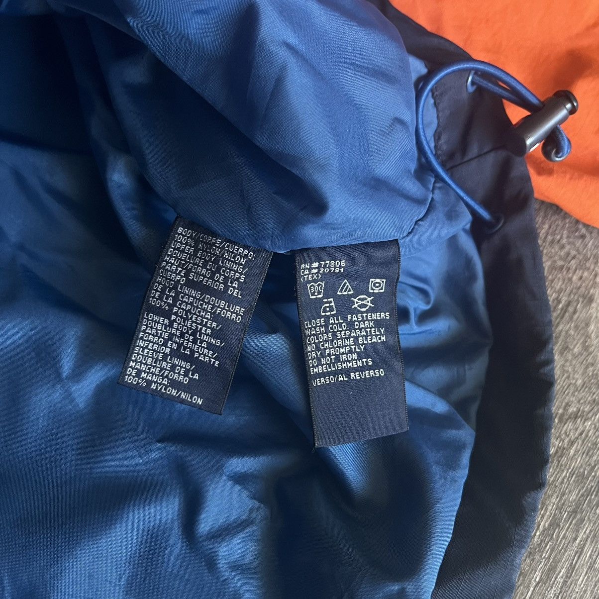 Tommy Hilfiger Vintage Tommy Hilfiger Nylon Ski Windbreaker Hooded Jacket Size US S / EU 44-46 / 1 - 11 Thumbnail