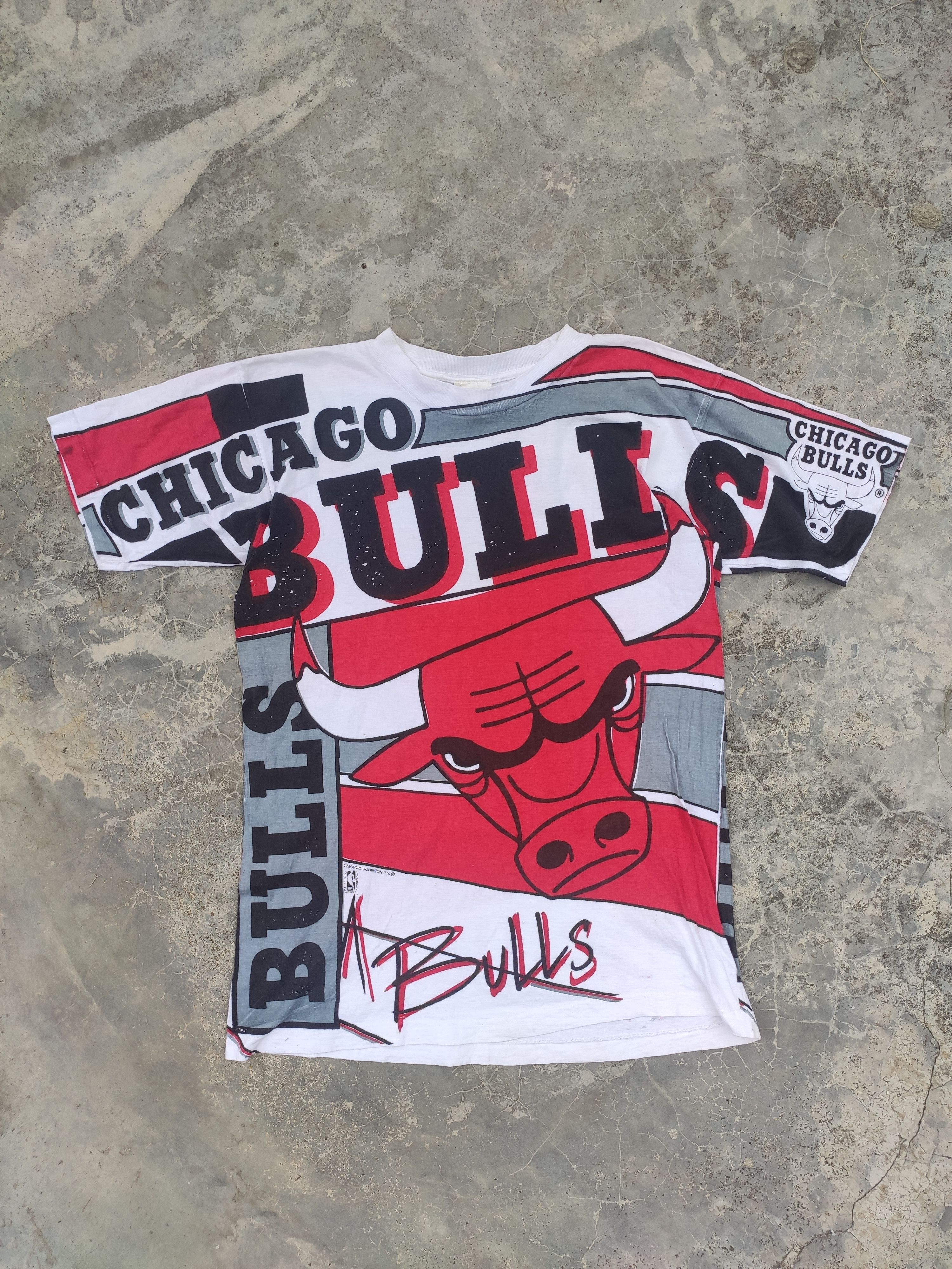 NBA 🔥 Vtg 90s Vintage Chicago Bulls Magic Johnson t shirt NBA Size US M / EU 48-50 / 2 - 1 Thumbnail