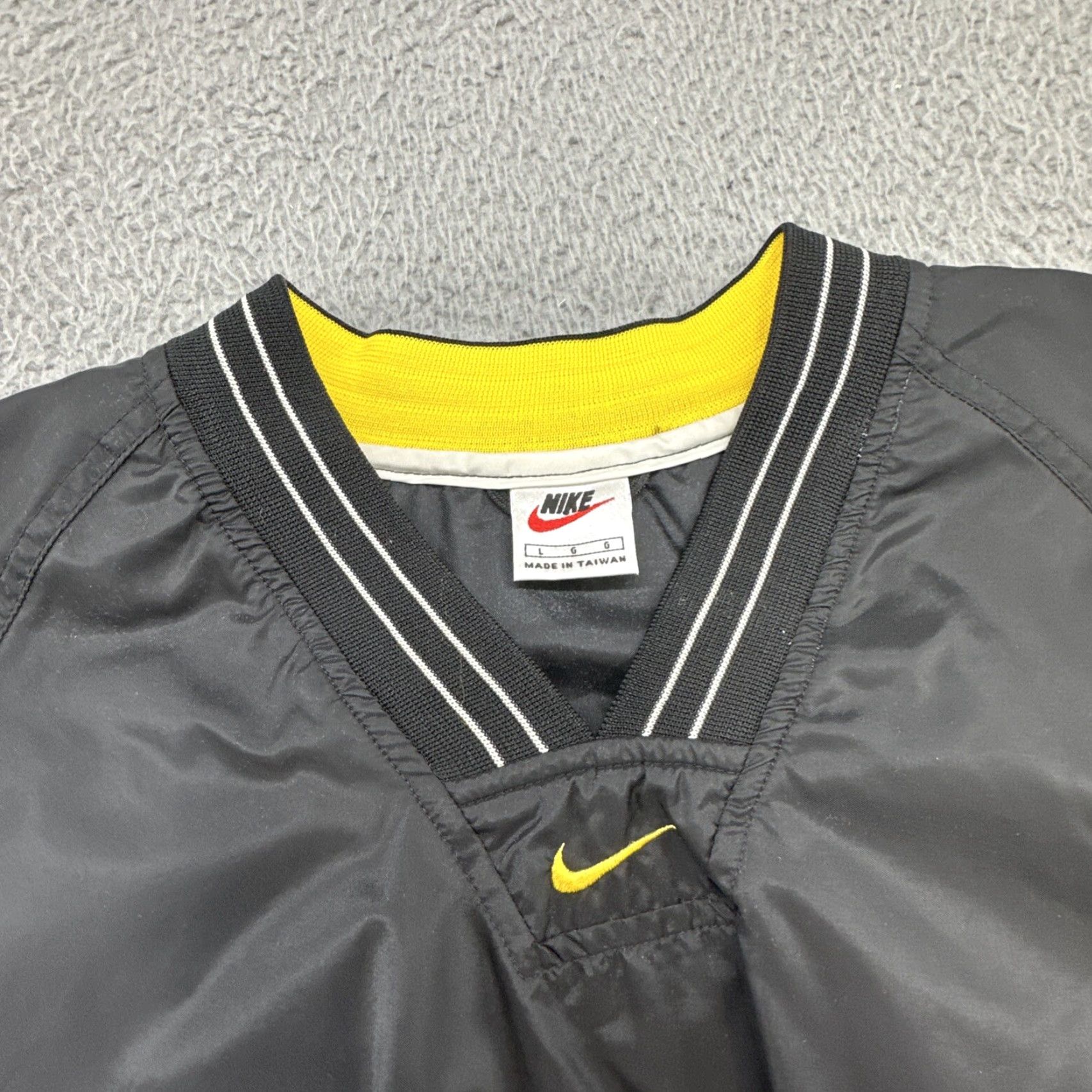 Nike Vtg 90s Nike Center Check Pullover Windbreaker Jacket Size L Black Yellow Swoosh Size US L / EU 52-54 / 3 - 3 Thumbnail